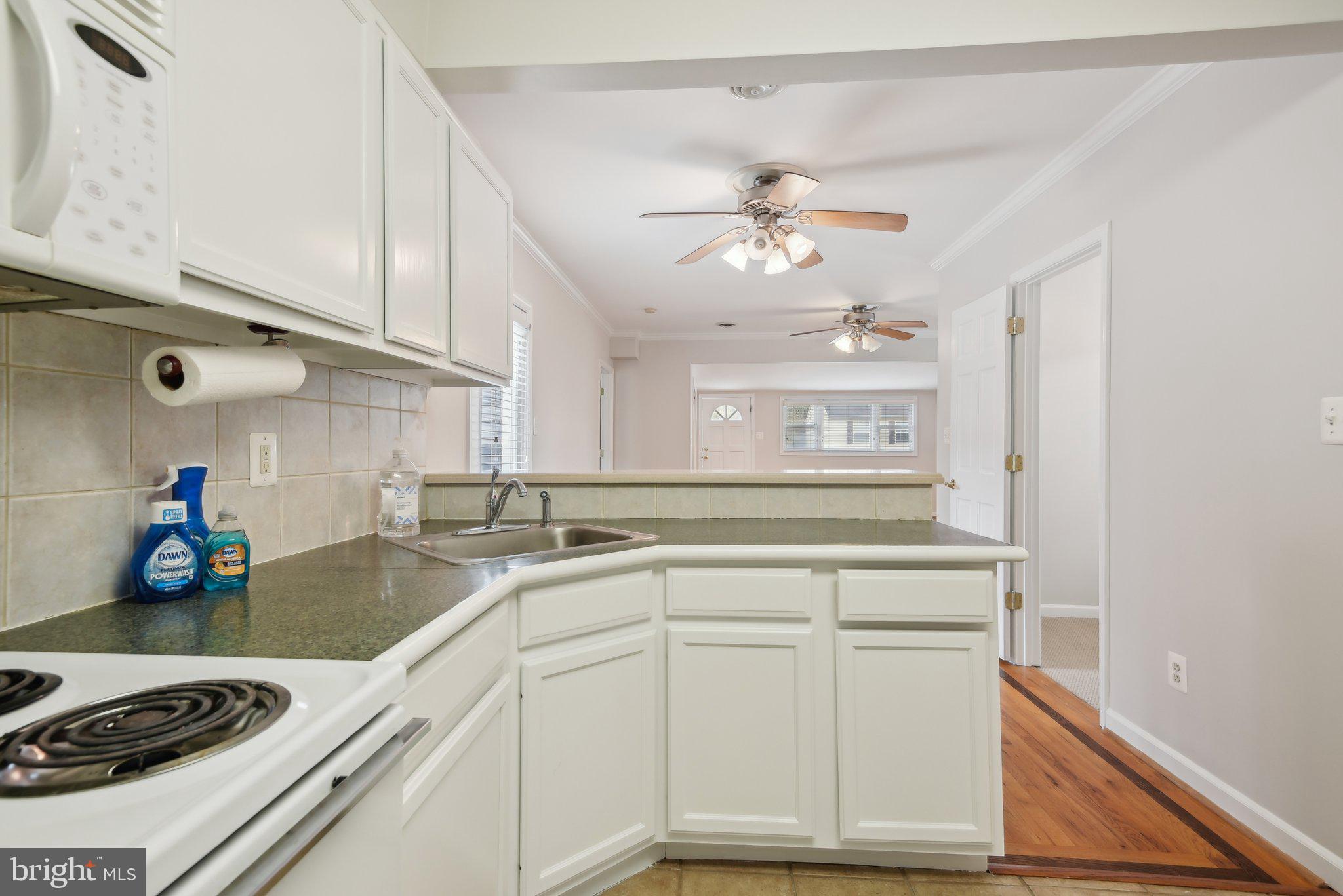 WOODLAND BEACH - Residential