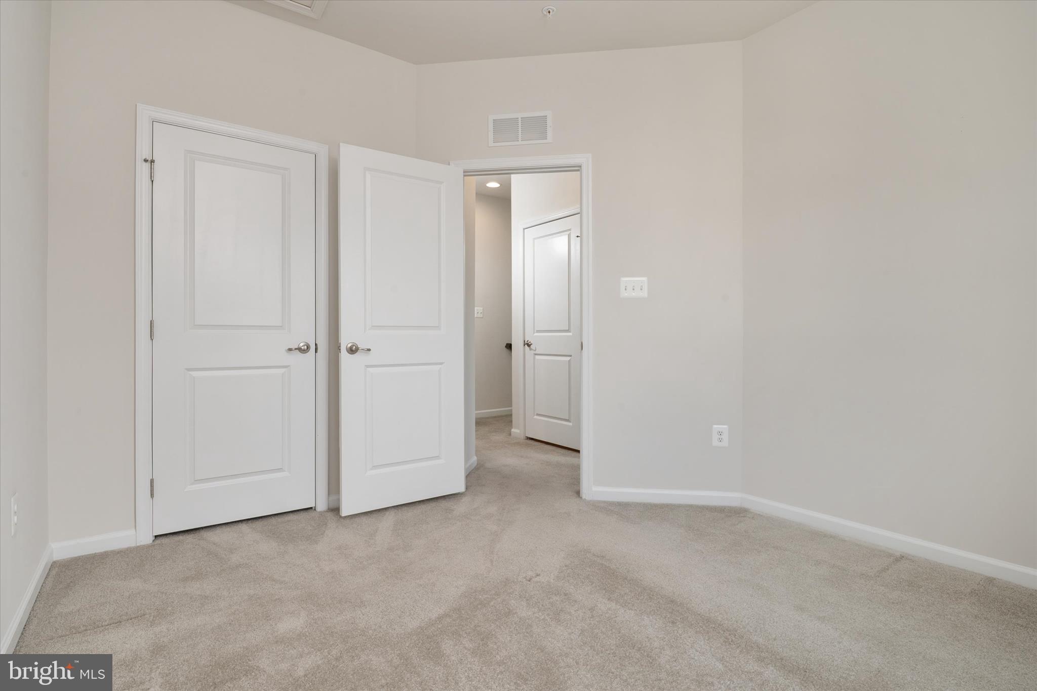 PONDVIEW - Residential