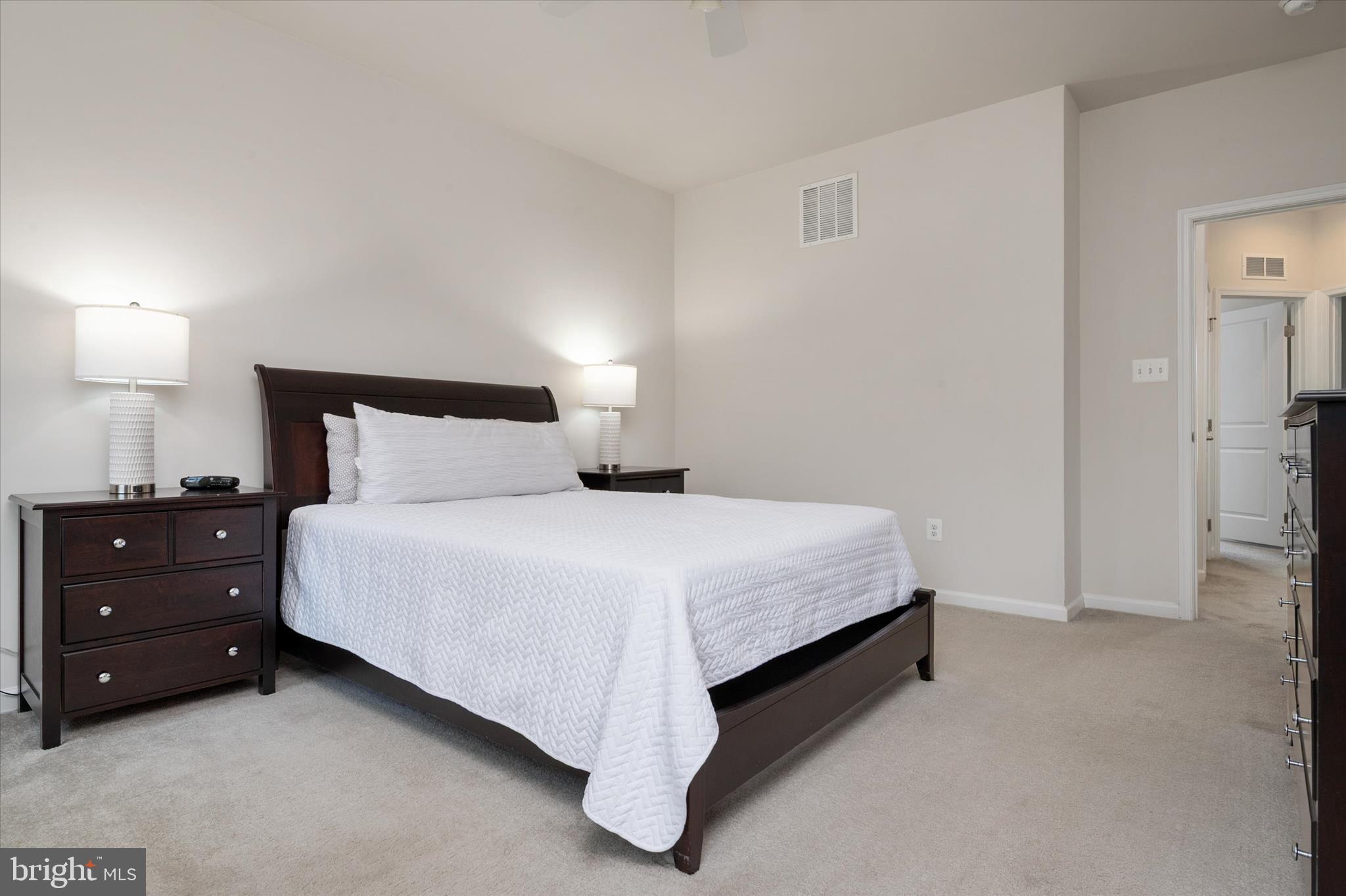 PONDVIEW - Residential