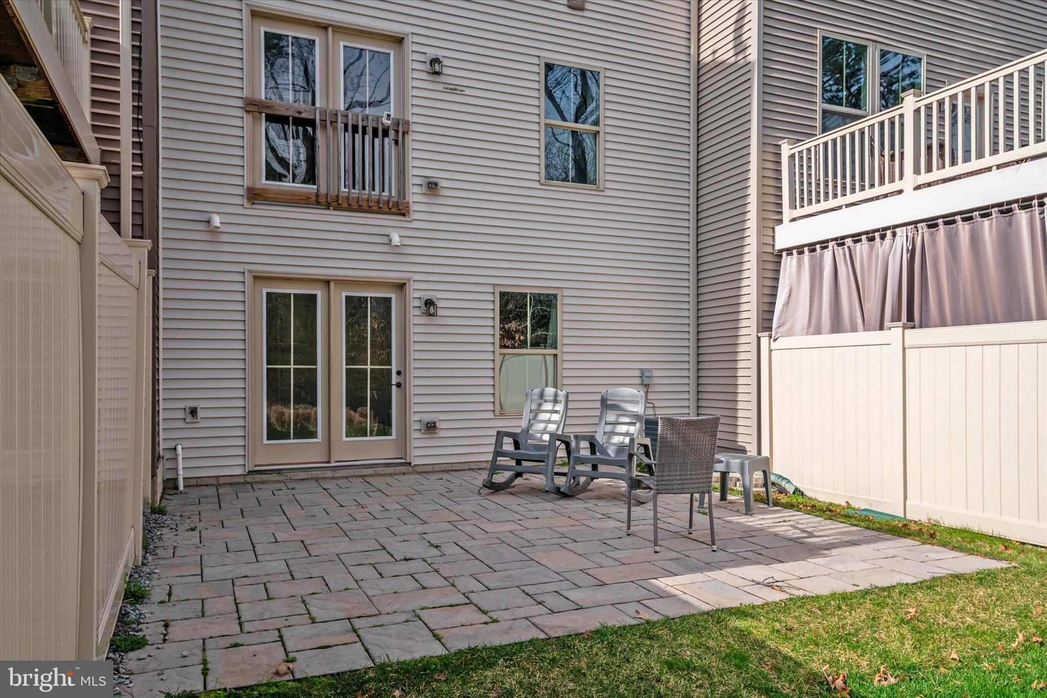 PONDVIEW - Residential