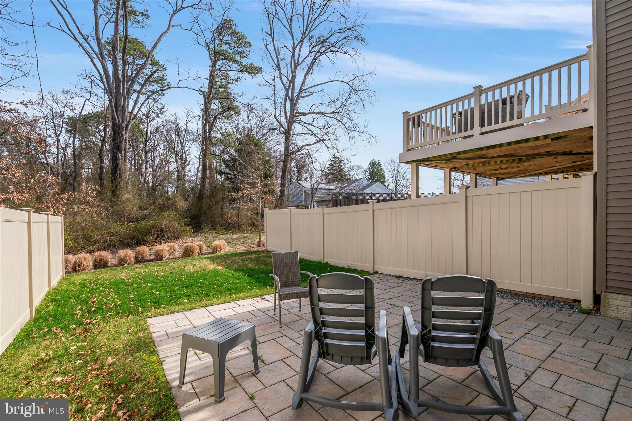 PONDVIEW - Residential