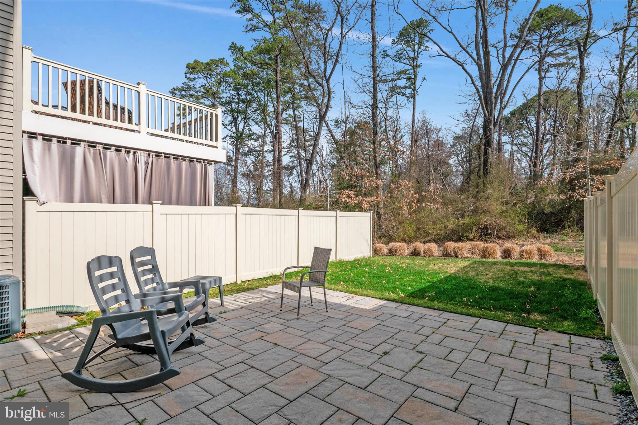 PONDVIEW - Residential