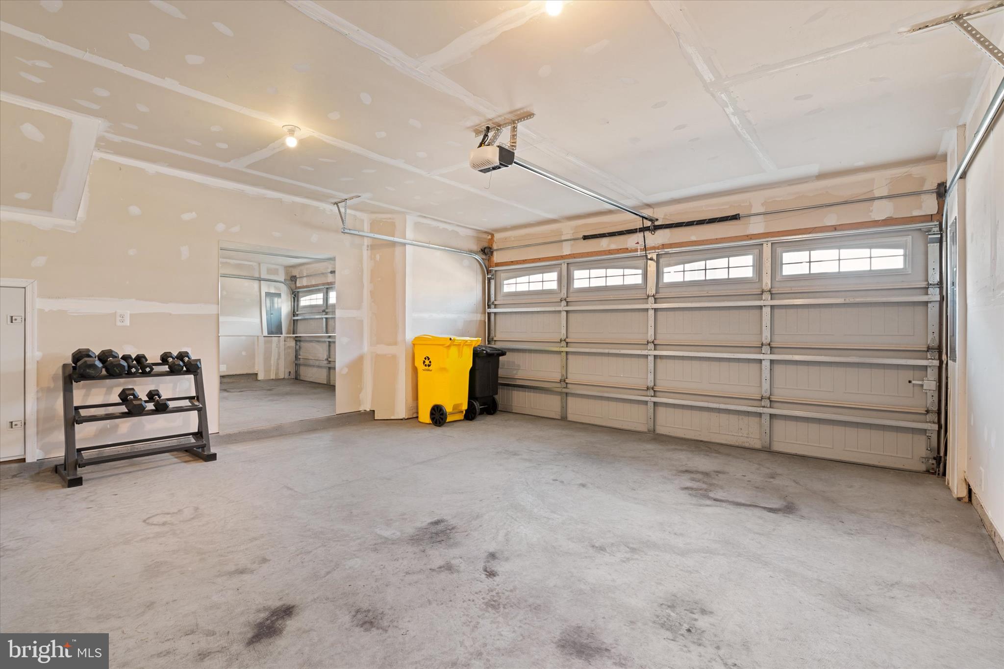 PONDVIEW - Residential