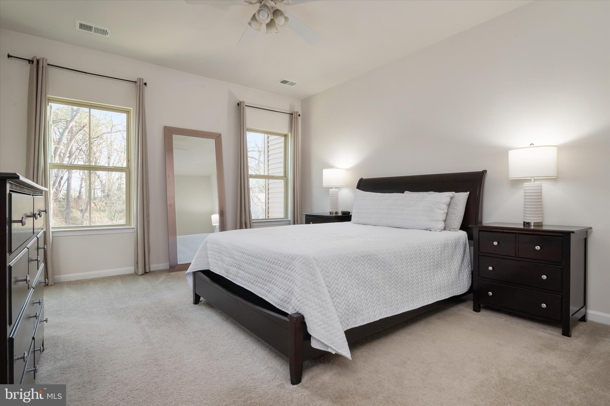 PONDVIEW - Residential