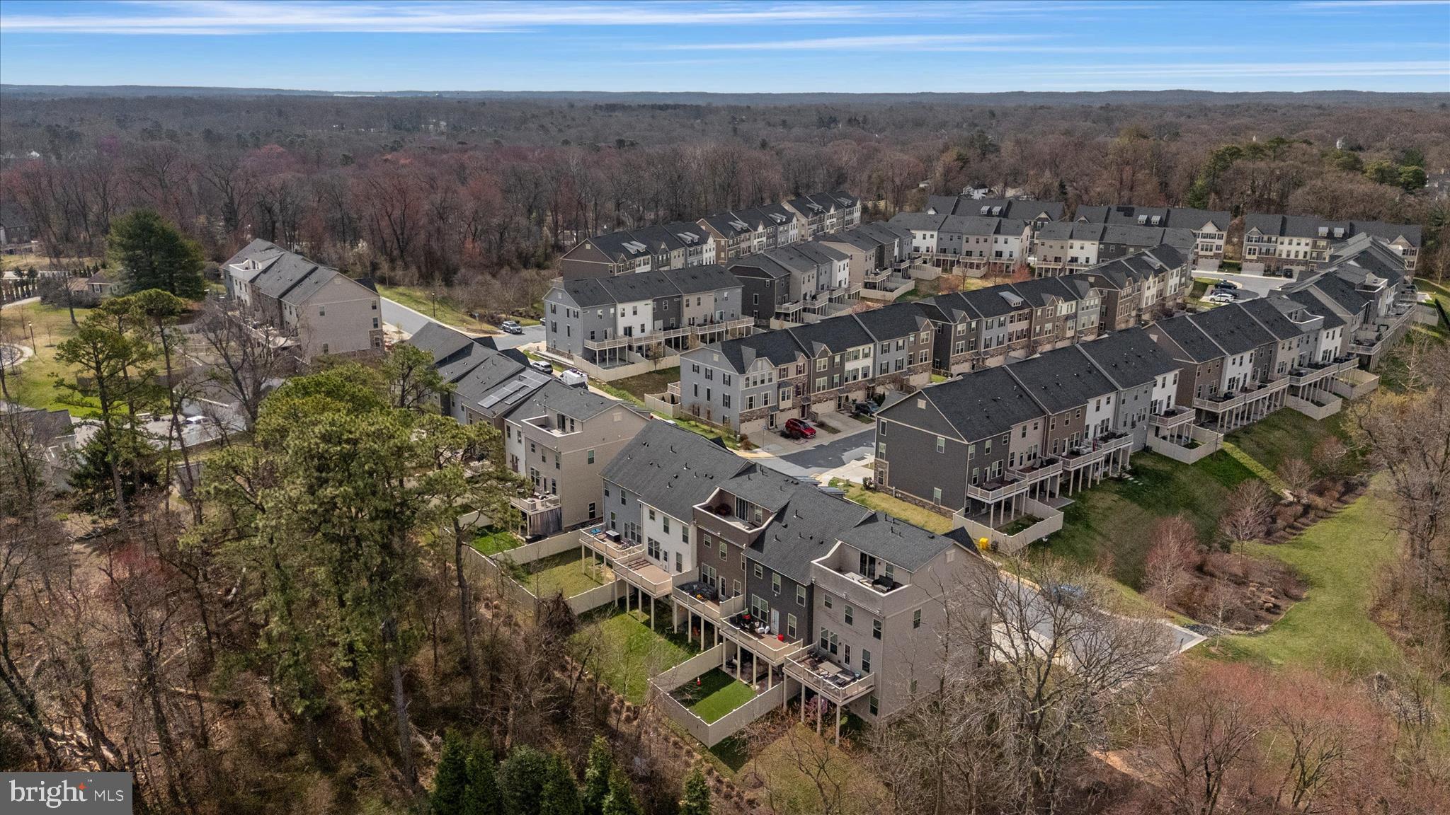 PONDVIEW - Residential