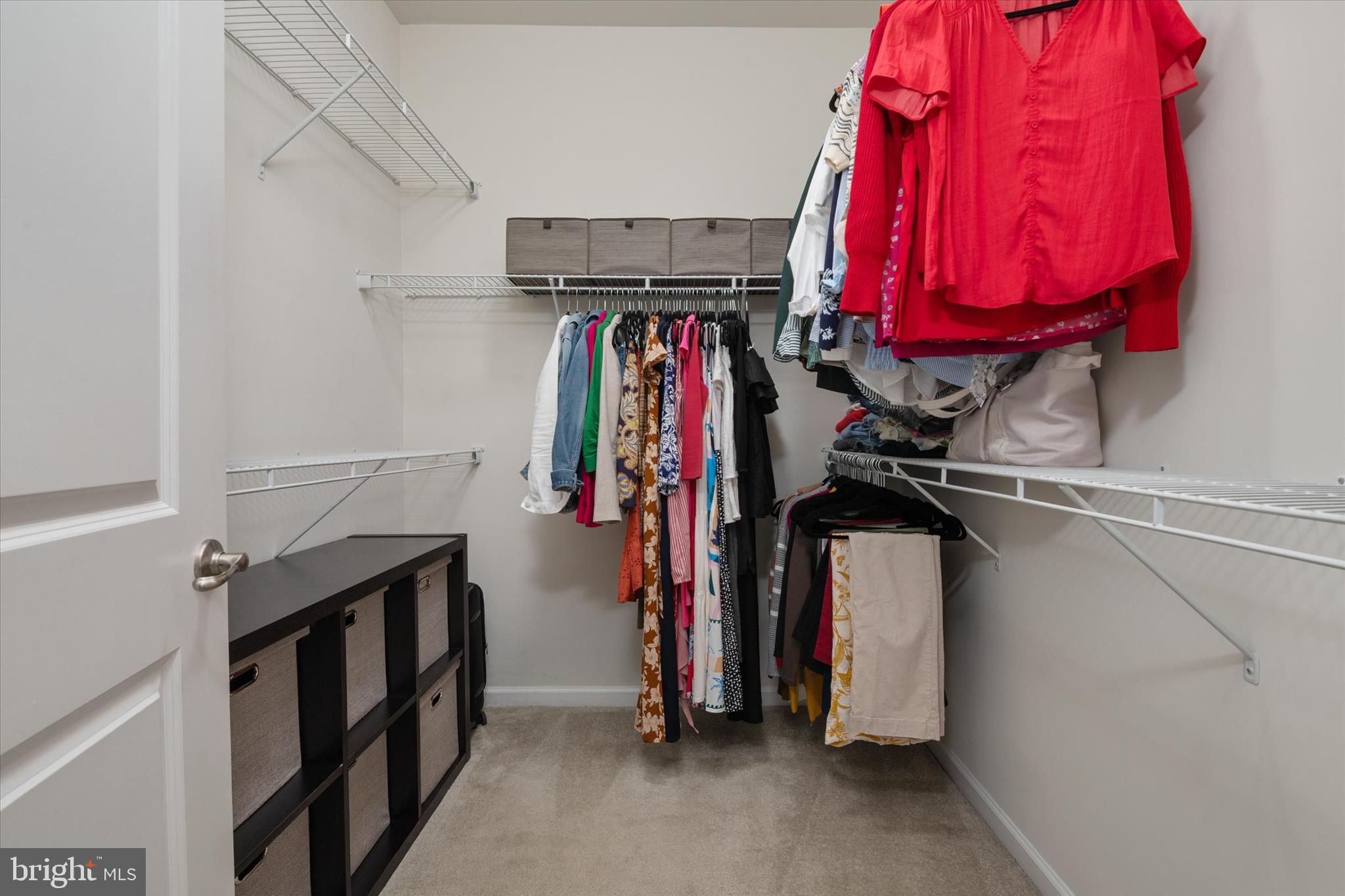 PONDVIEW - Residential