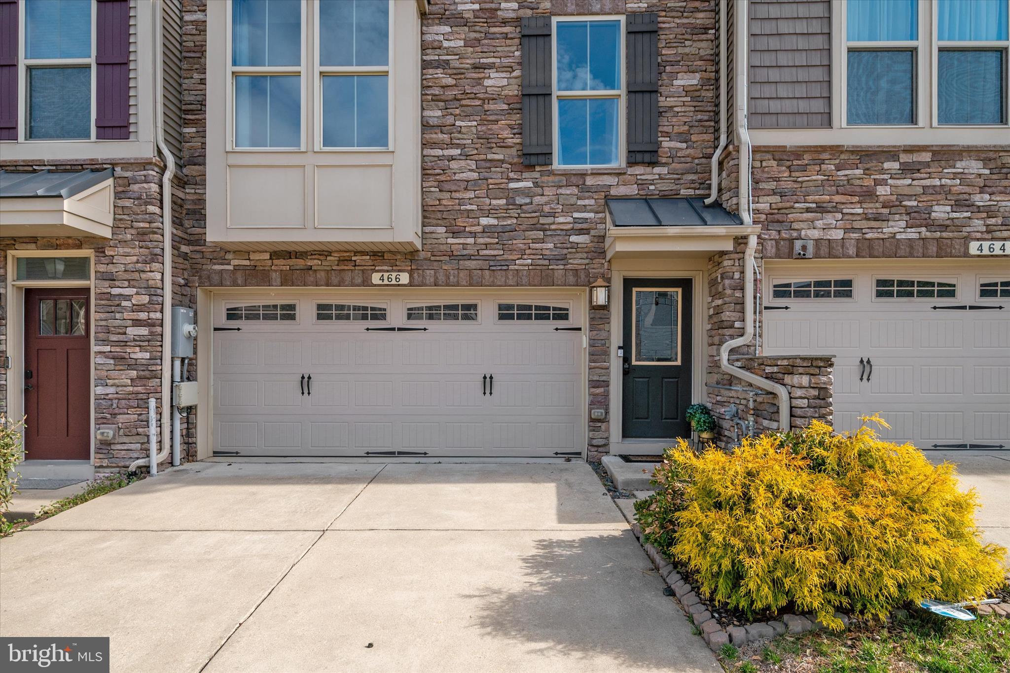 PONDVIEW - Residential