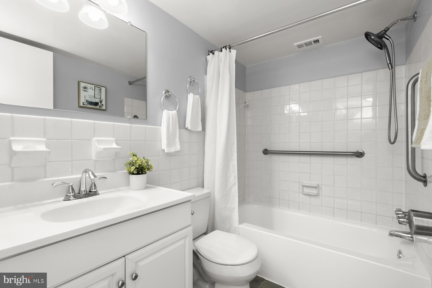 AMERICANA CENTRE - Residential