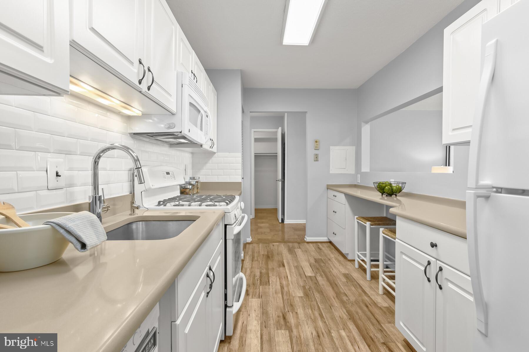 AMERICANA CENTRE - Residential