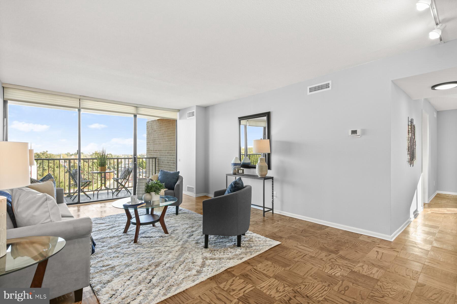 AMERICANA CENTRE - Residential