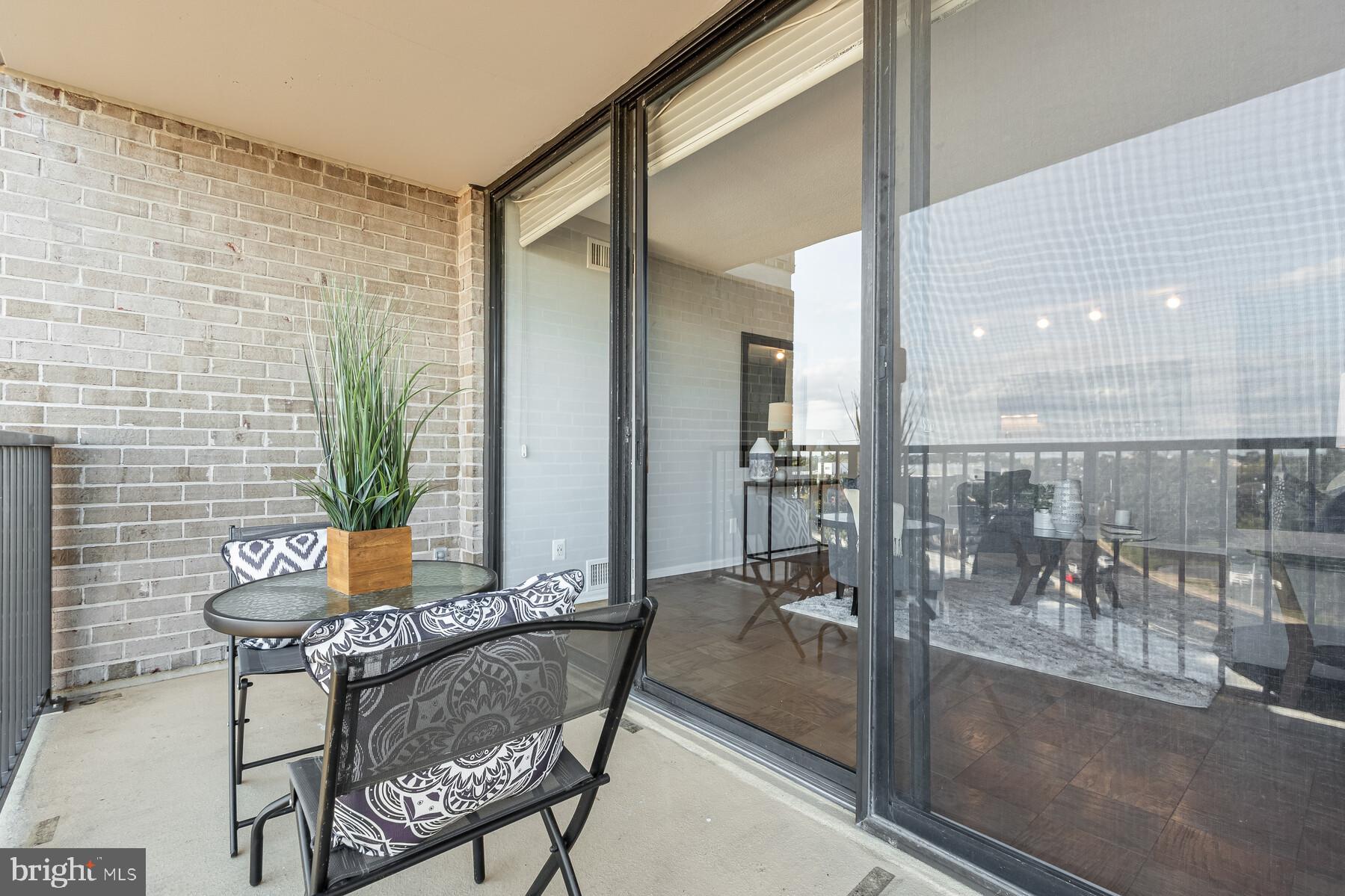 AMERICANA CENTRE - Residential