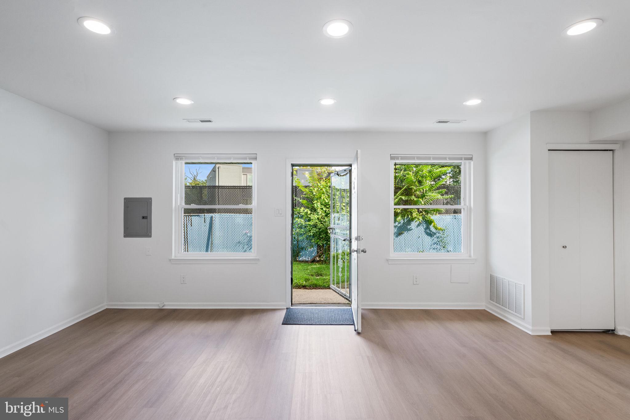 SOMERTON - Residential Lease