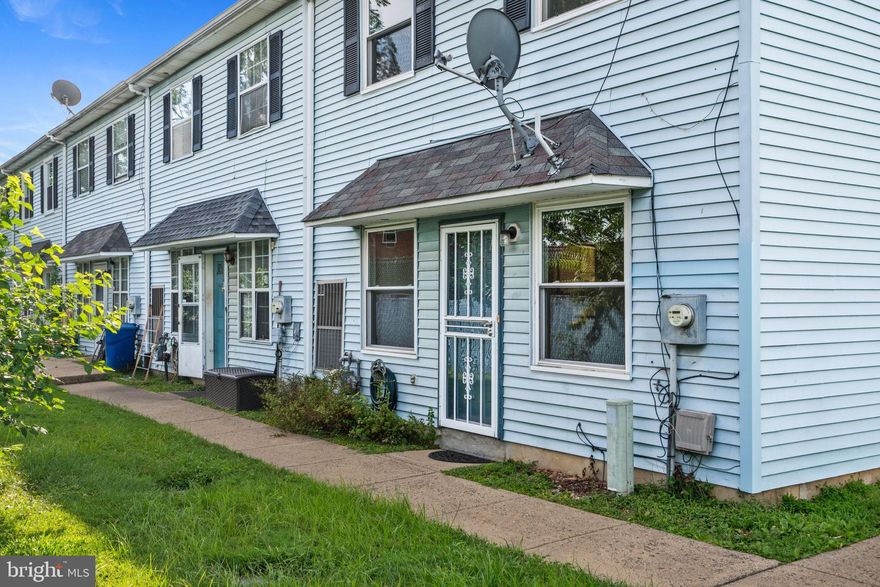 Welcome to this sunny and spacious 2-bedroom, 1.5-bathroom end-unit townhouse in the heart of Northeast Philadelphia! Enjoy a functional layout with laminate floors throughout, central A/C, and in-unit laundry. The home offers assigned parking (2 spots), windows overlook the courtyard, quite, a private entry, and is conveniently located near Rt 1, I-95, public transit, and shopping.
✔️ 2 Bedrooms / 1.5 Bathrooms
✔️ Laminate flooring
✔️ Central A/C & heating
✔️ In-unit washer & dryer
✔️ Assigned parking right outside
✔️ Pets welcome with approval
🚭 No smoking
💡 Tenant responsible for utilities.
🔑 First, last, and security deposit required at lease signing.
Don’t miss this clean, cozy, and move-in ready home in a great location!