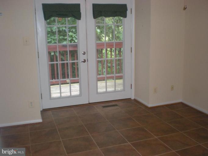 MIRROR RIDGE - Residential Lease