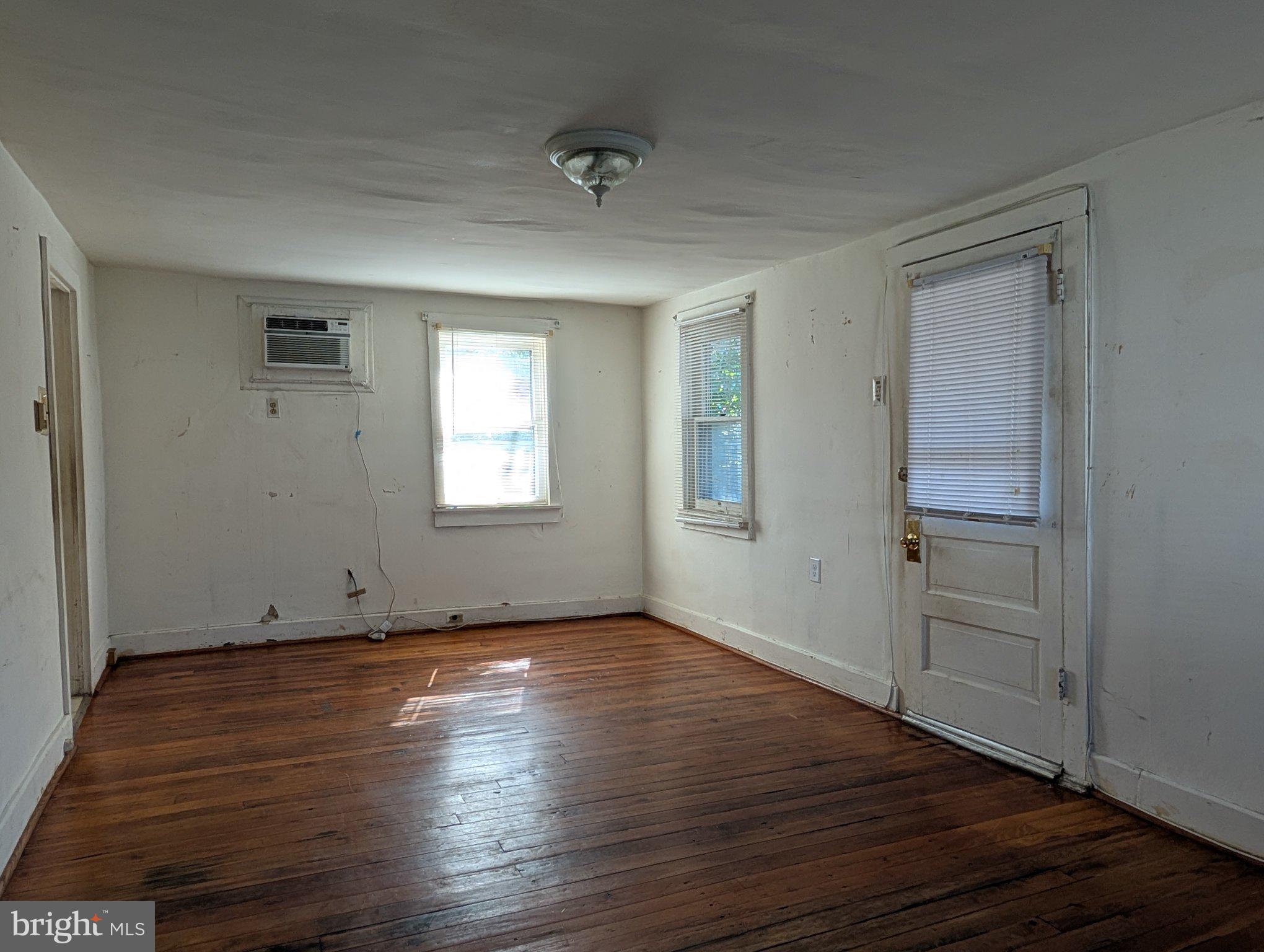 4 KEY AVENUE