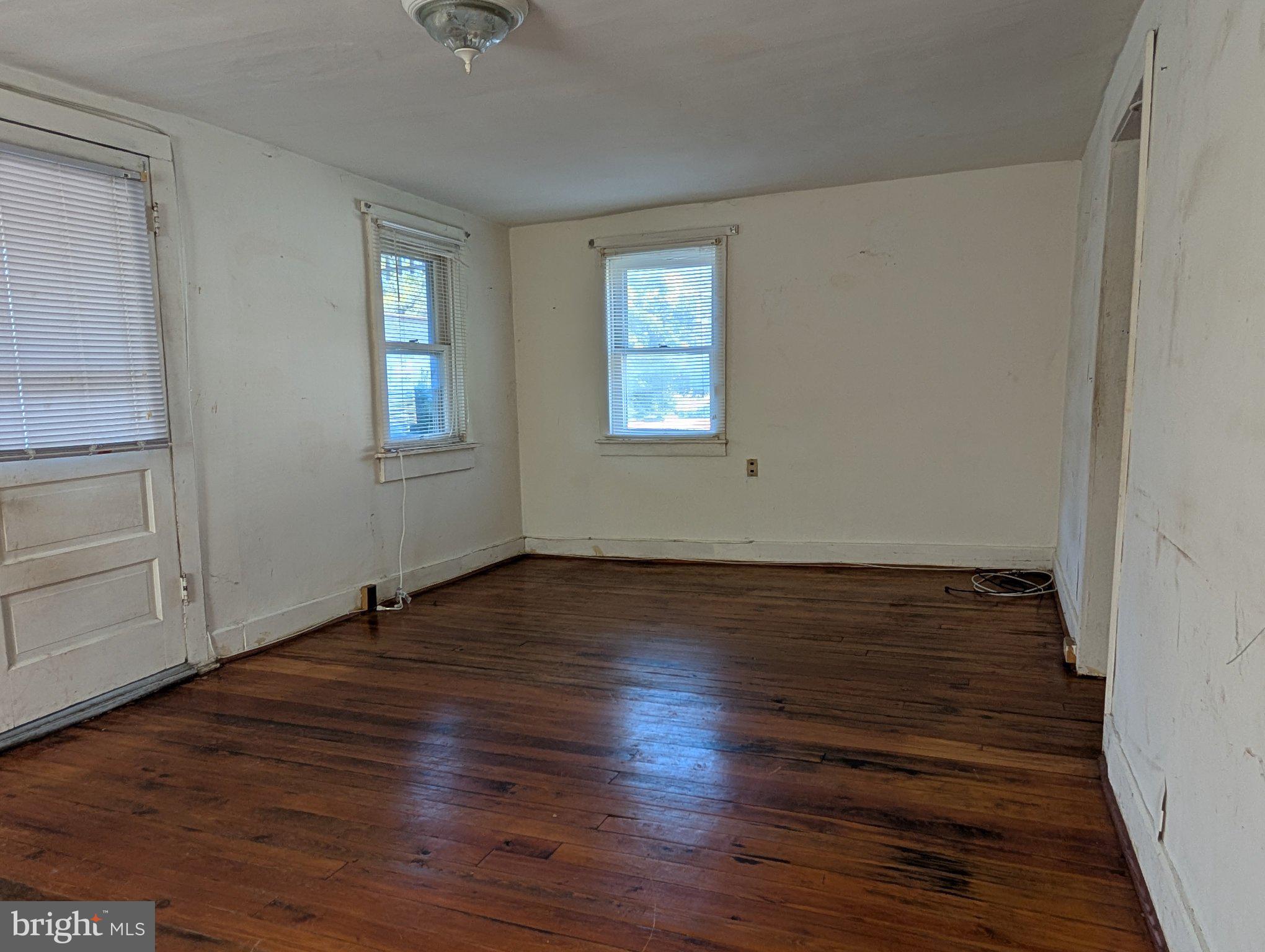 4 KEY AVENUE