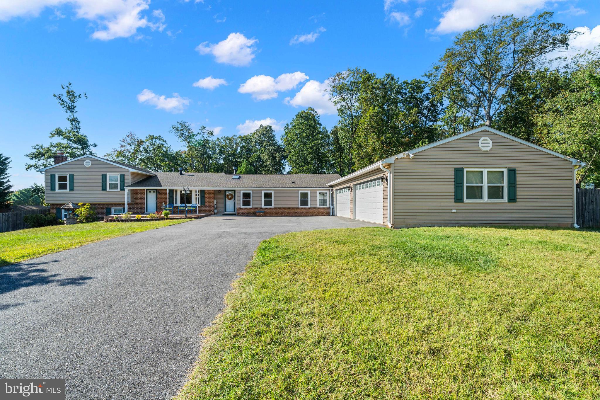 MEADOWBROOK VILLAGE - Residential