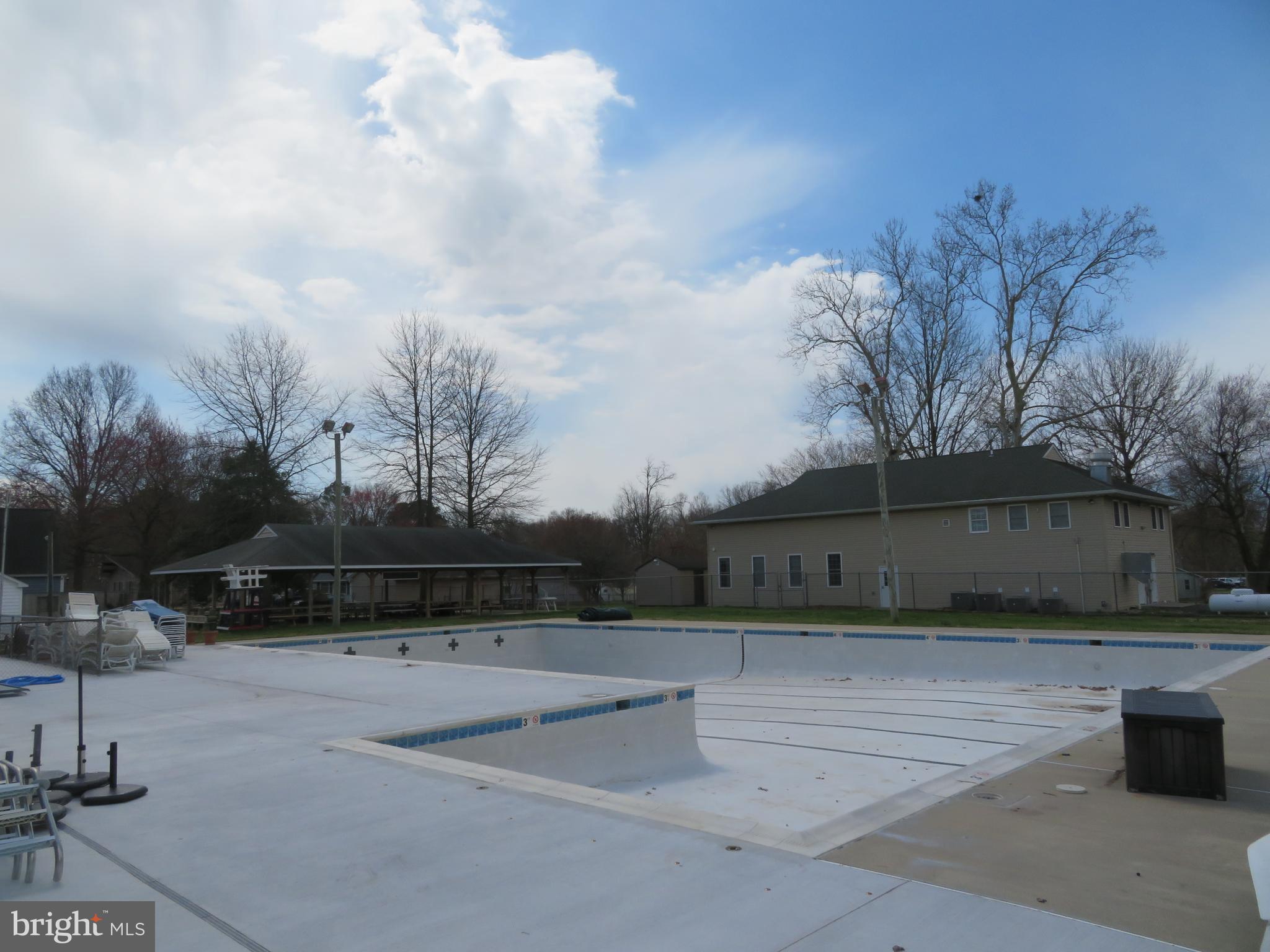 CLOVERFIELDS - Residential