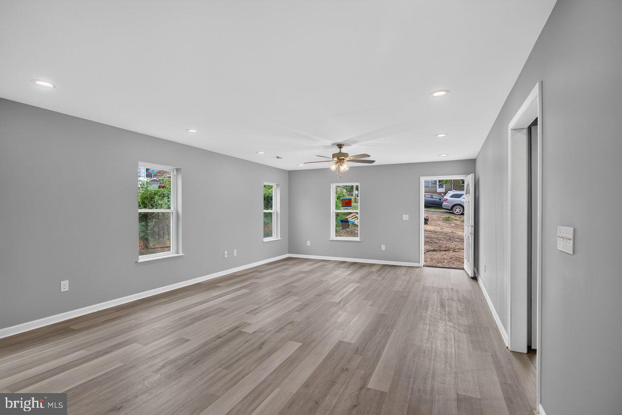 391 TRENTON AVE.