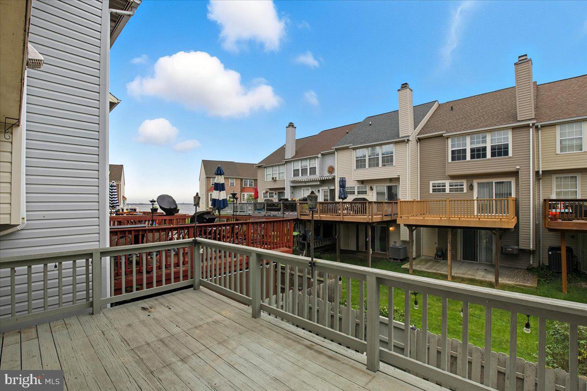 STONEY BEACH - Residential