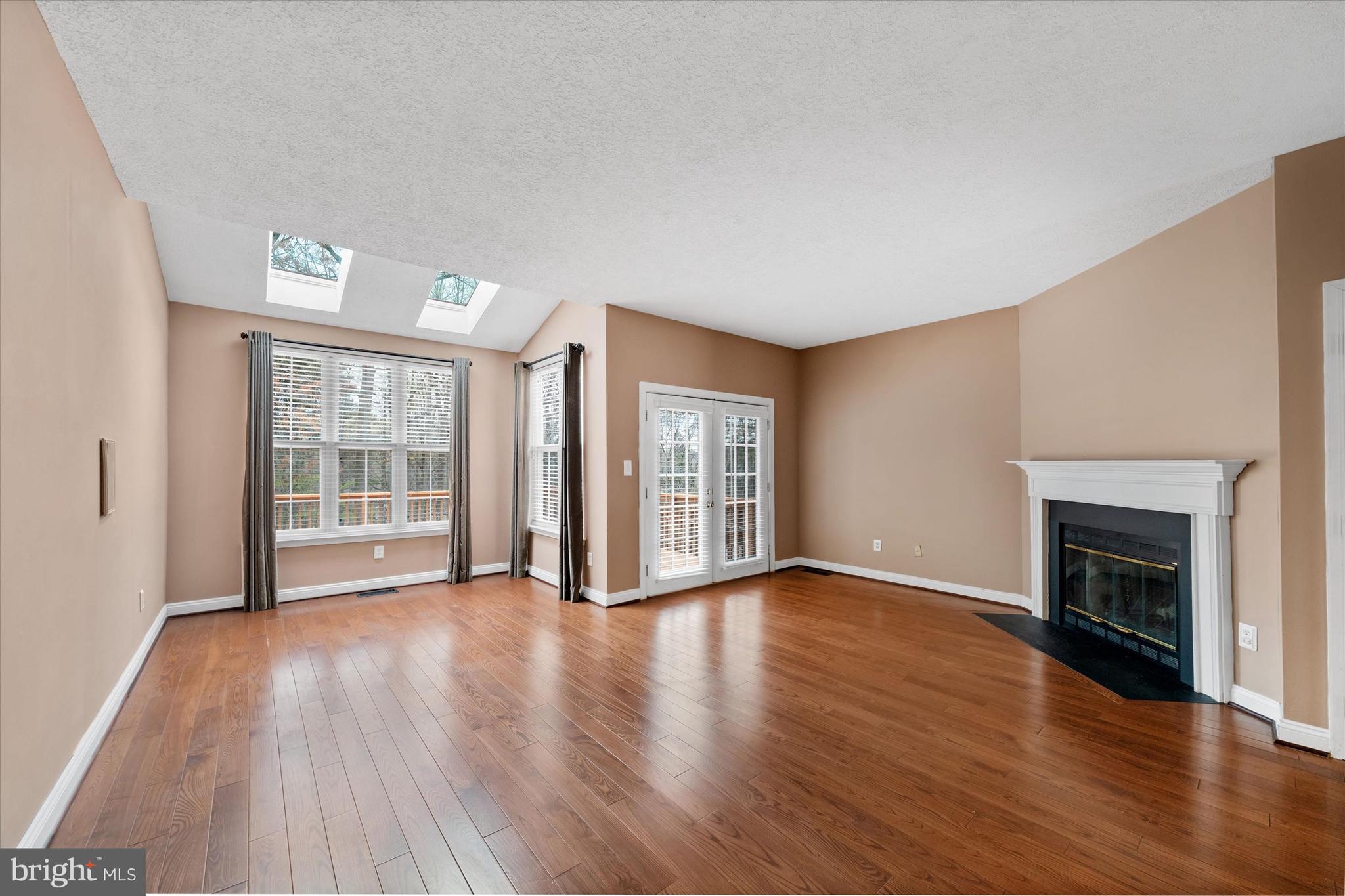 NORTH POINTE - Residential