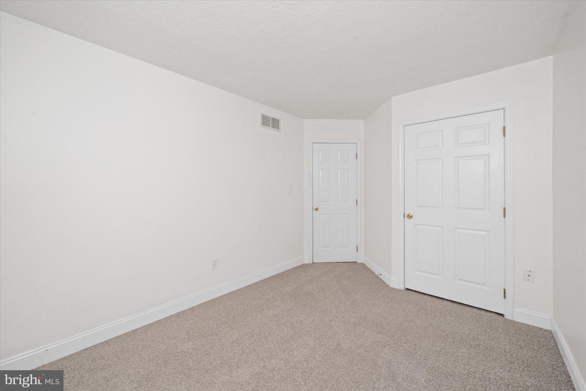 NORTH POINTE - Residential