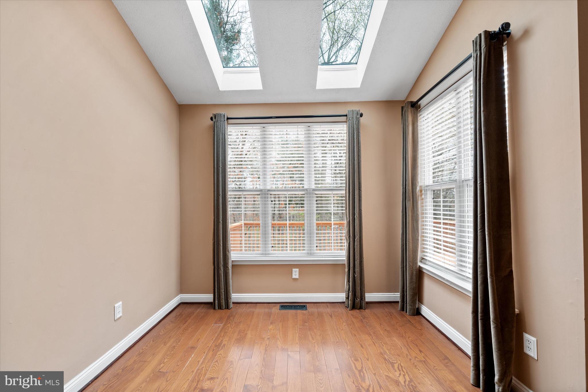 NORTH POINTE - Residential