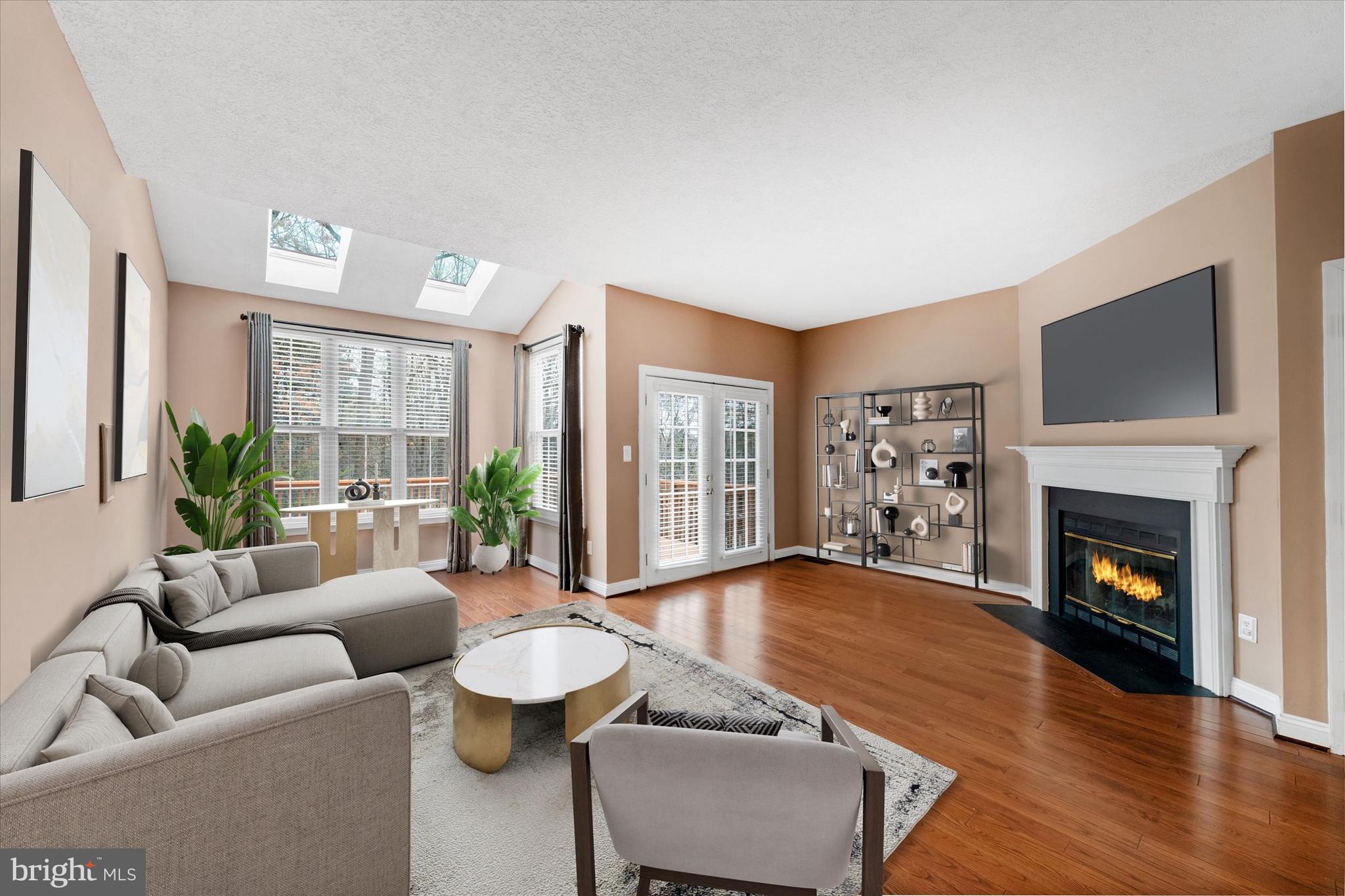 NORTH POINTE - Residential