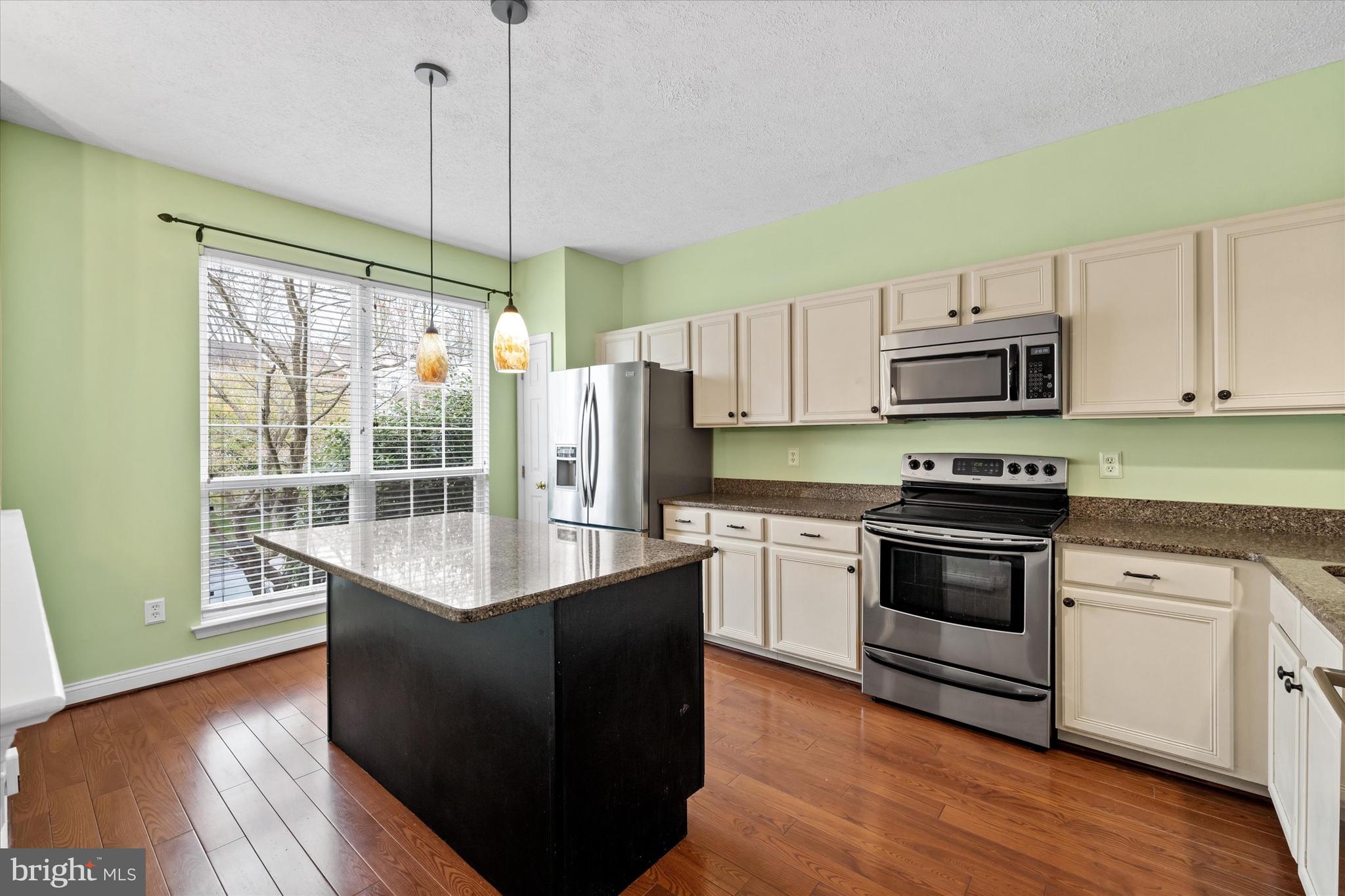 NORTH POINTE - Residential