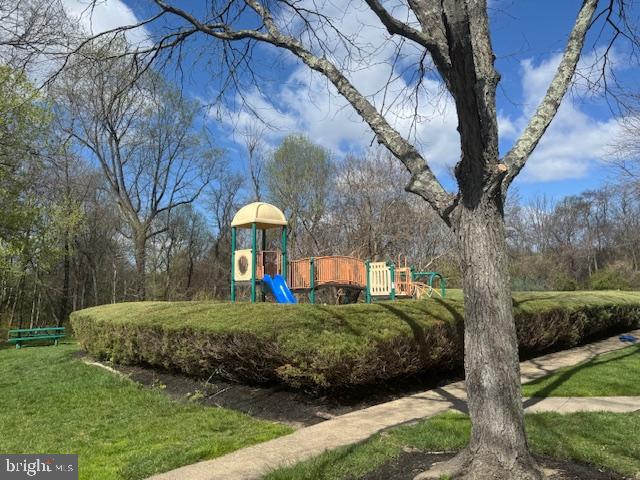 NORTH POINTE - Residential