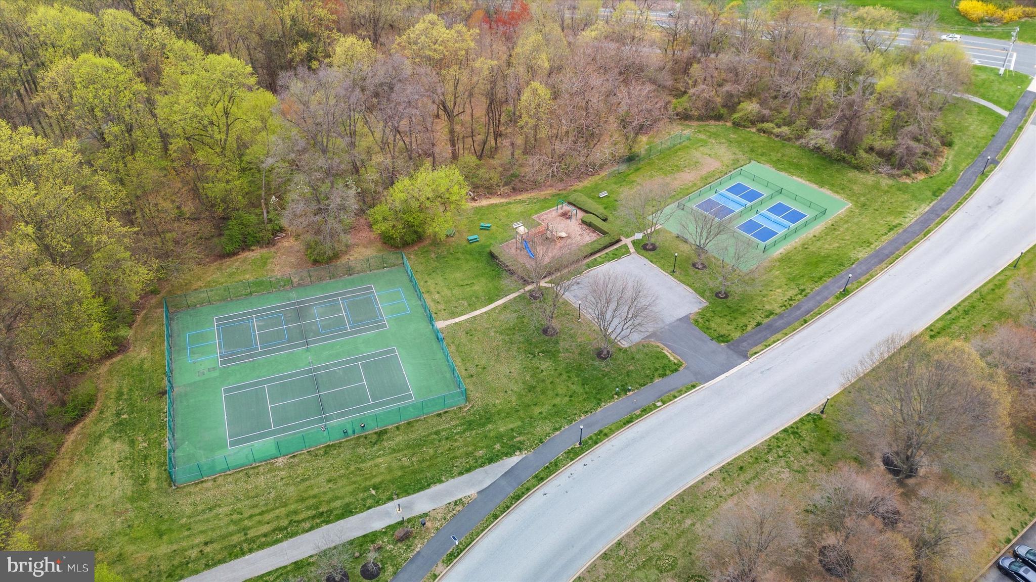 NORTH POINTE - Residential