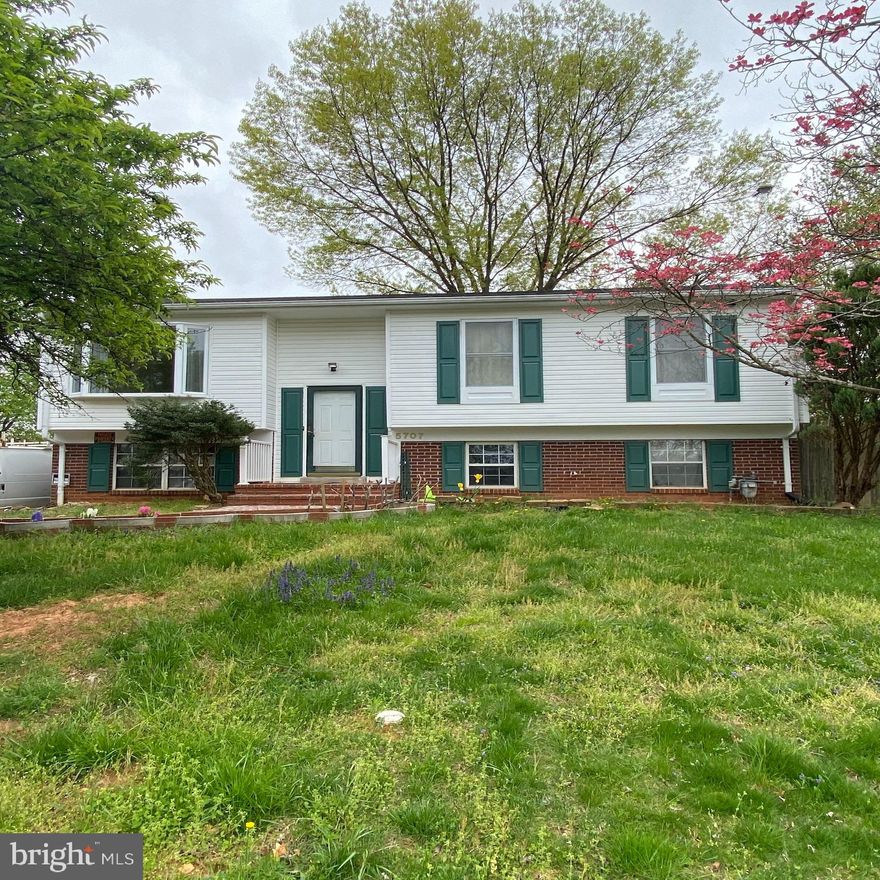 Welcome home!  4-bedroom, 2-full bath split-foyer home. This home has a fenced in yard, large spacious deck for entertaining that overlooks a private backyard. This home features hardwood floors in the dining & living room. Two bedrooms on the main floor. Downstairs you will find a second living space with a wood burning fireplace, rec room, 2 bedrooms and a full bath.  Conveniently located near PWC Parkway, Hoadly Road, and shopping.