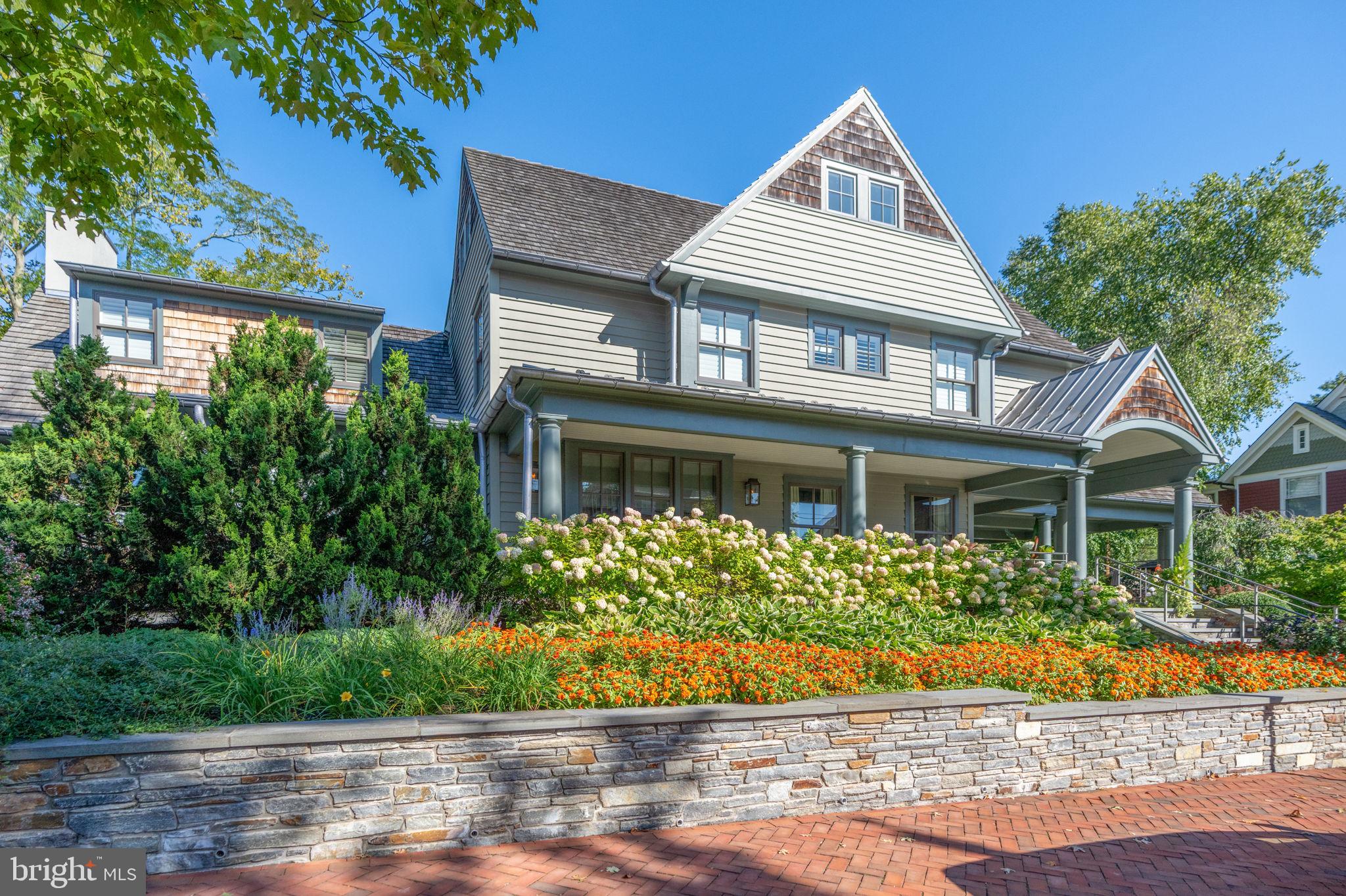 155 E OAKLAND AVENUE