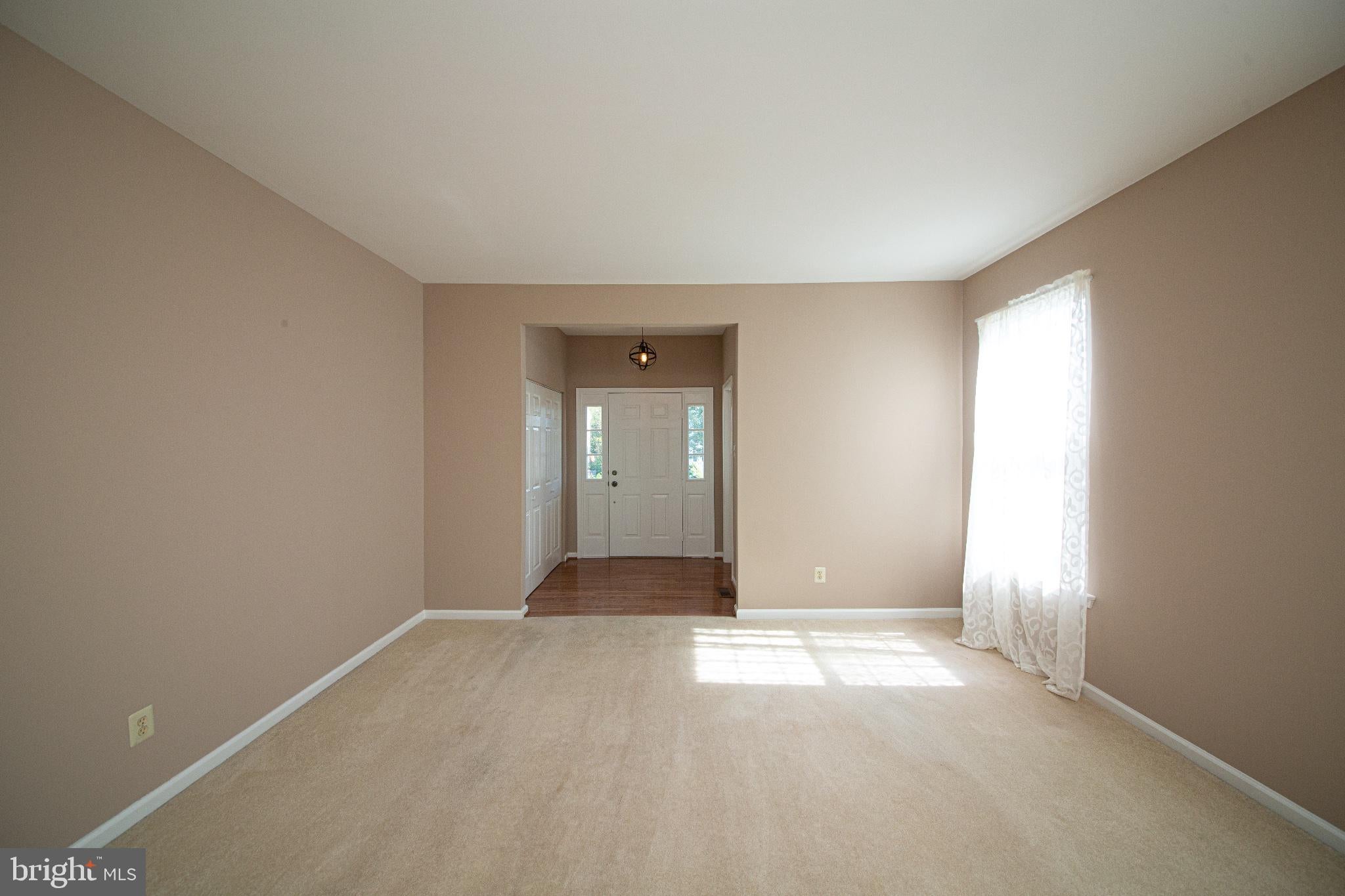 717 QUEEN ROAD