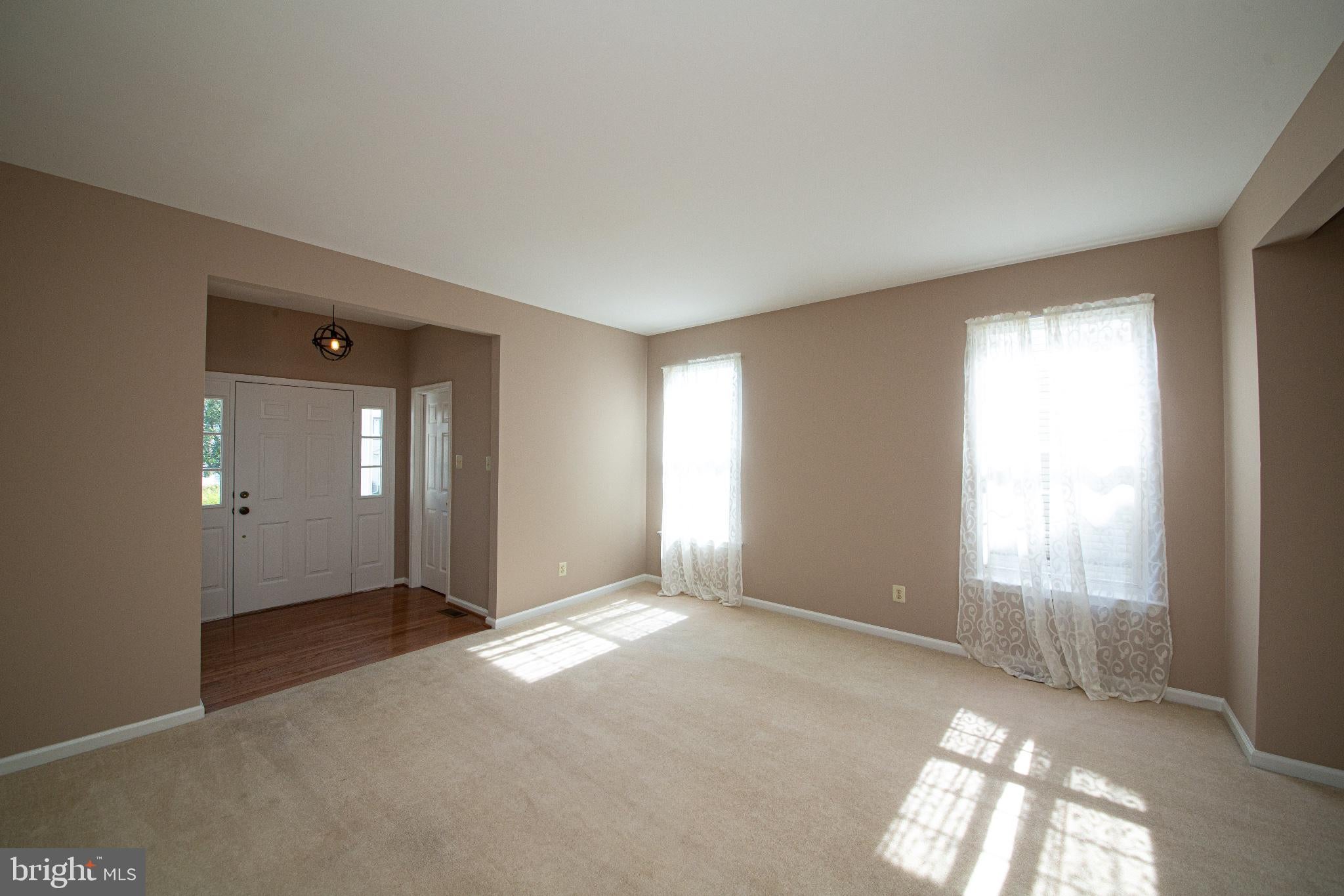 717 QUEEN ROAD