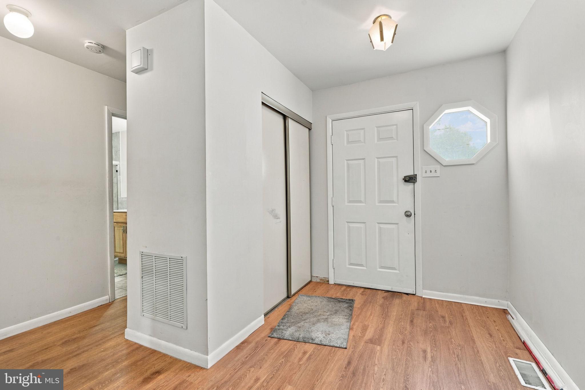 9 S LANCASTER LANE