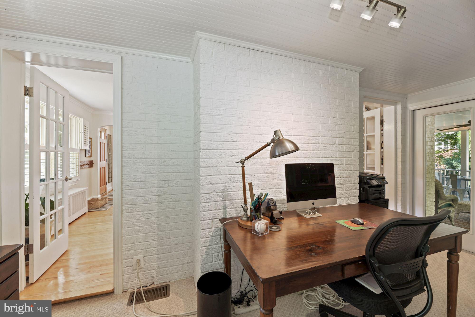 LEE HEIGHTS - Residential