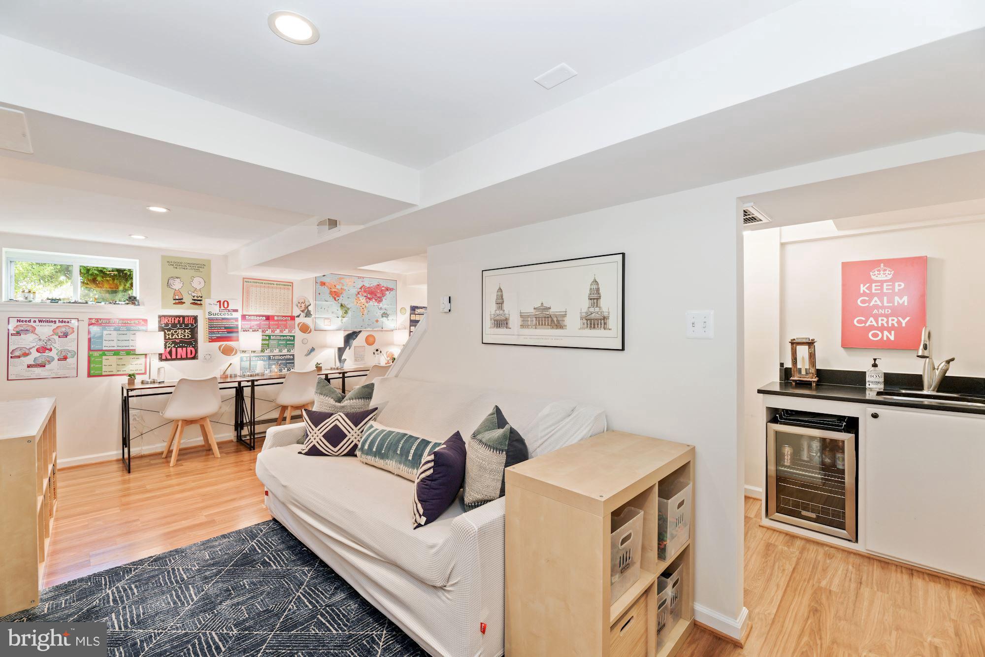 LEE HEIGHTS - Residential