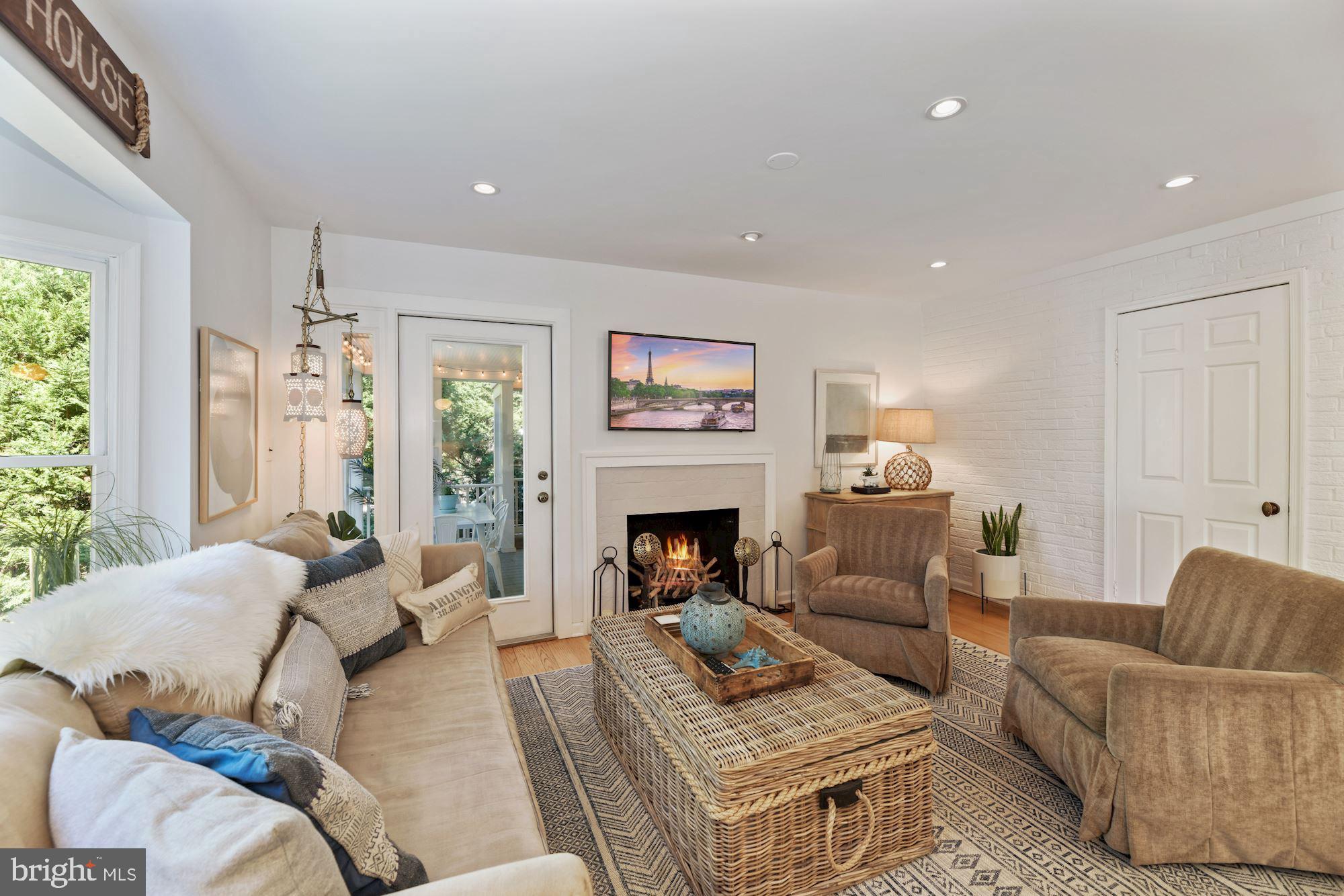 LEE HEIGHTS - Residential