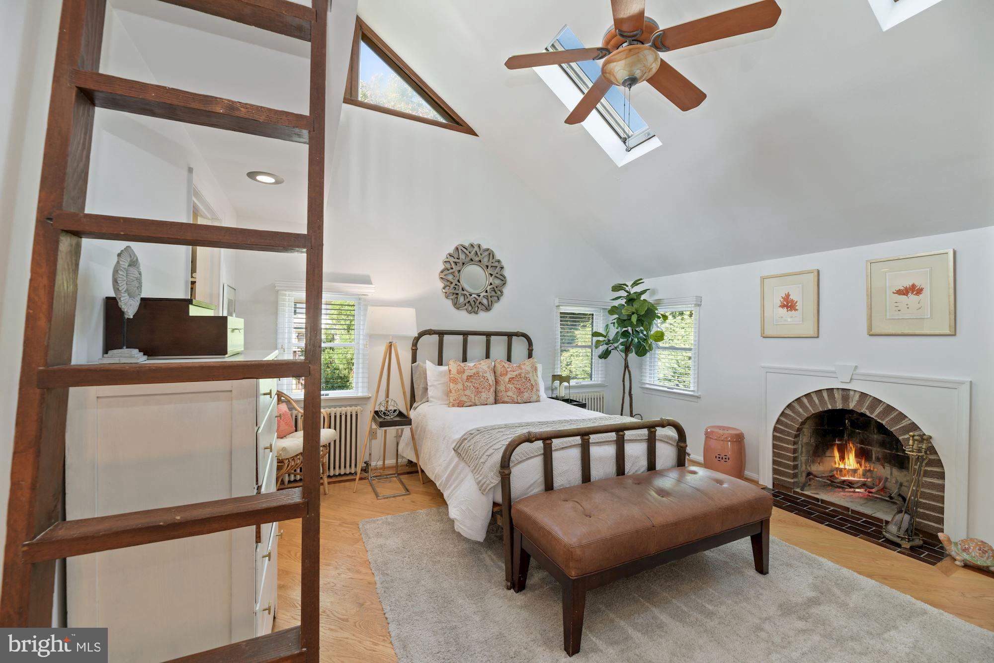 LEE HEIGHTS - Residential