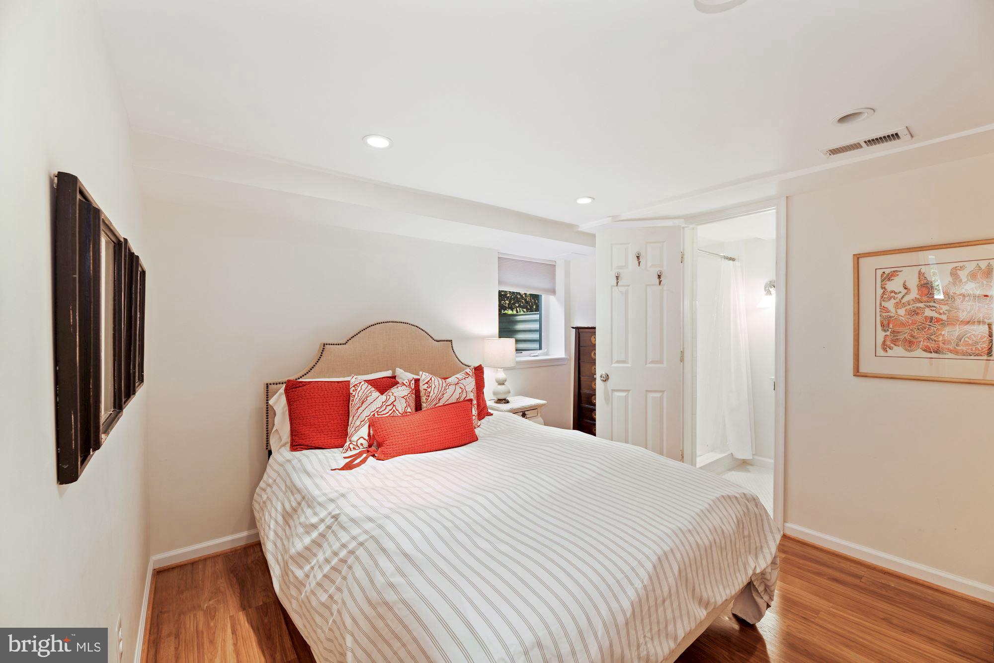 LEE HEIGHTS - Residential