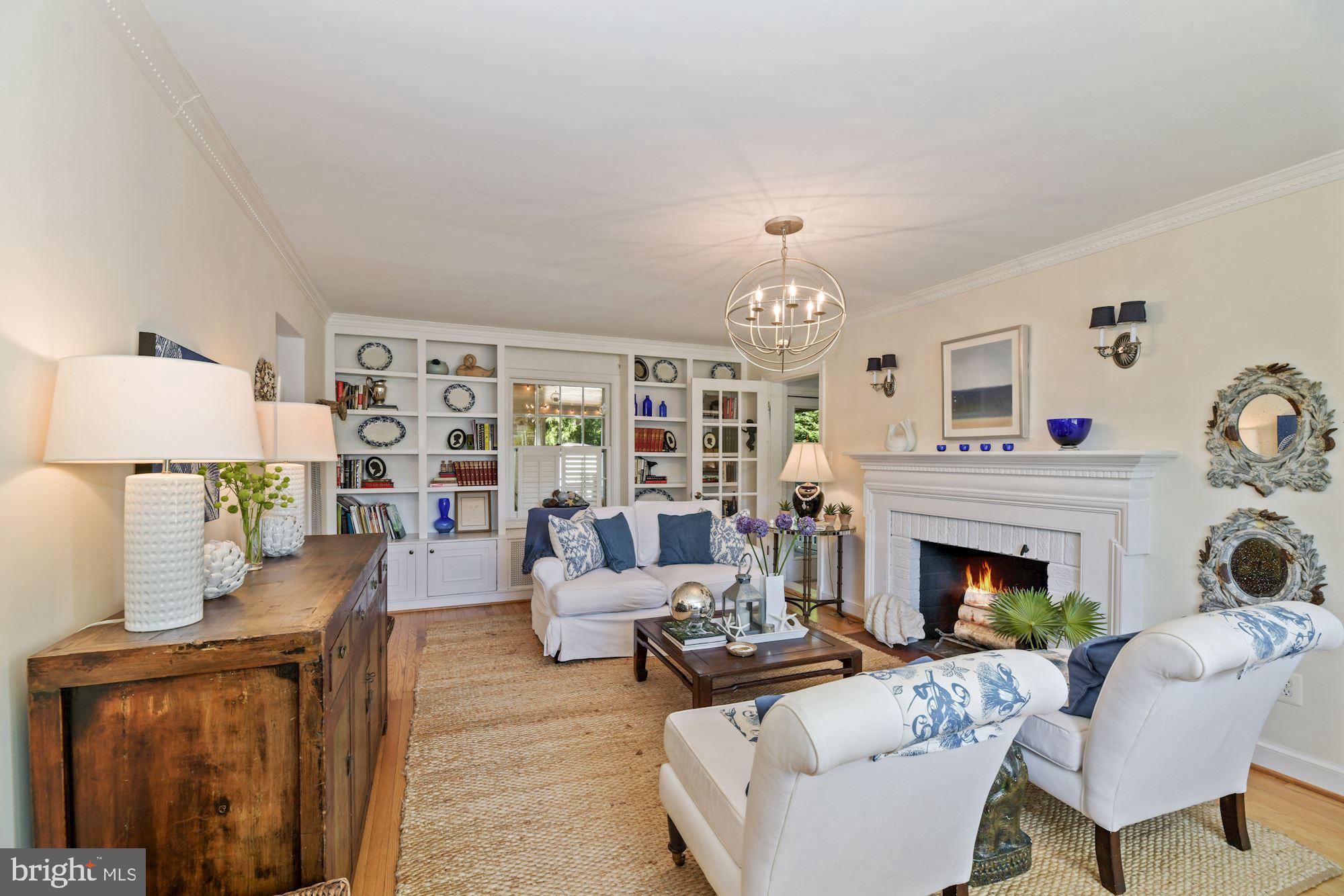 LEE HEIGHTS - Residential