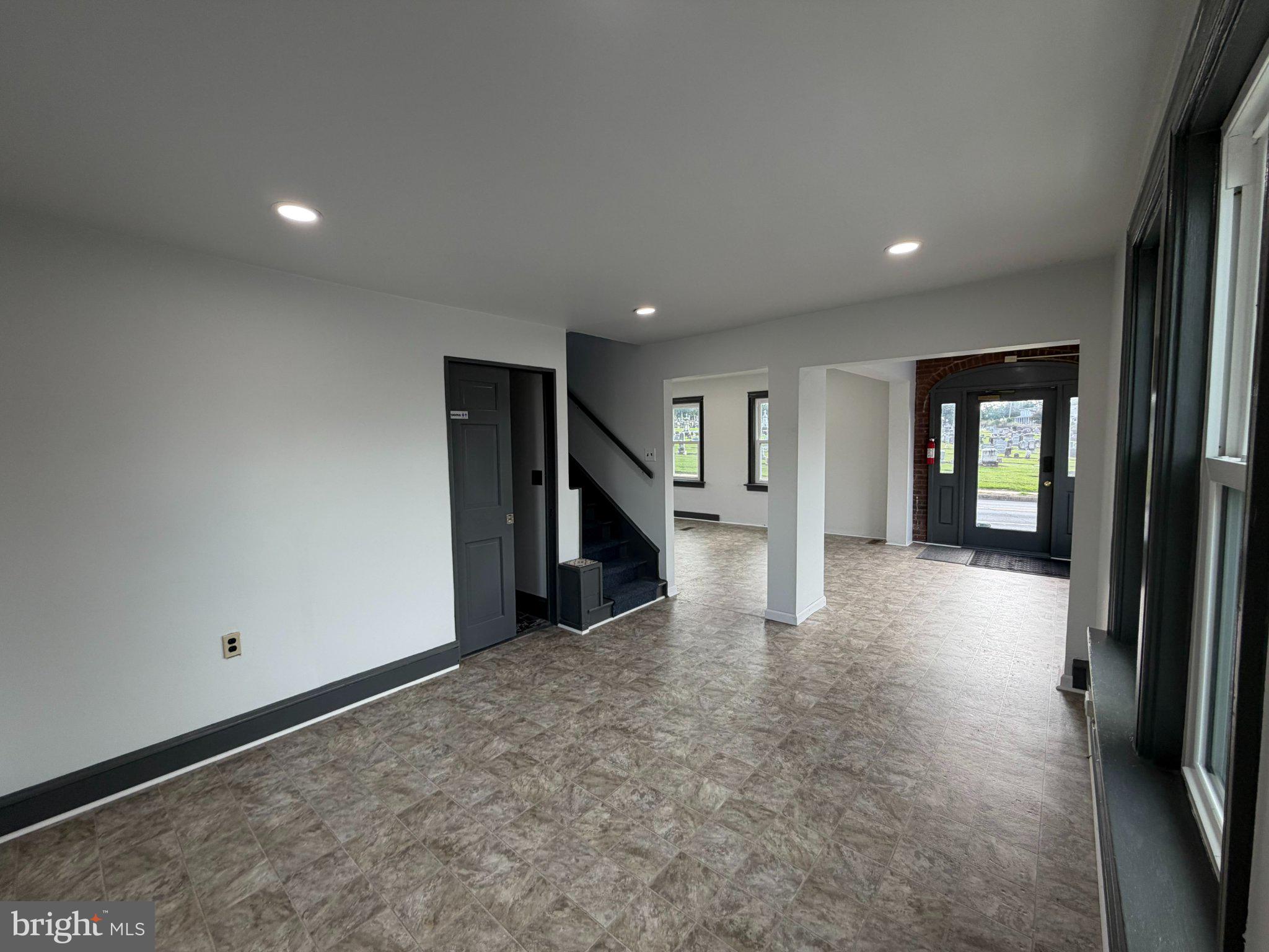 937 S MARKET STREET