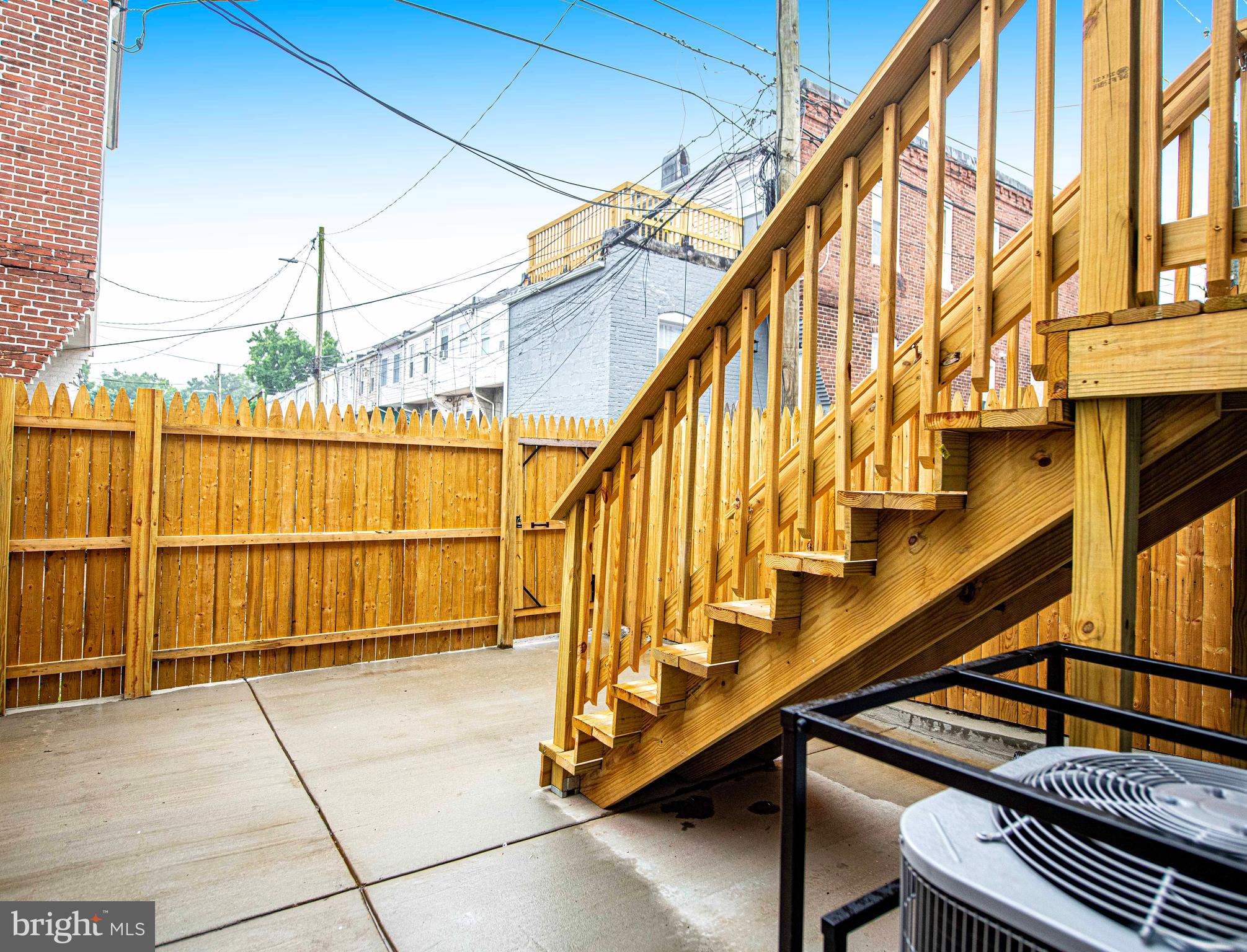 ELLWOOD PARK - Residential