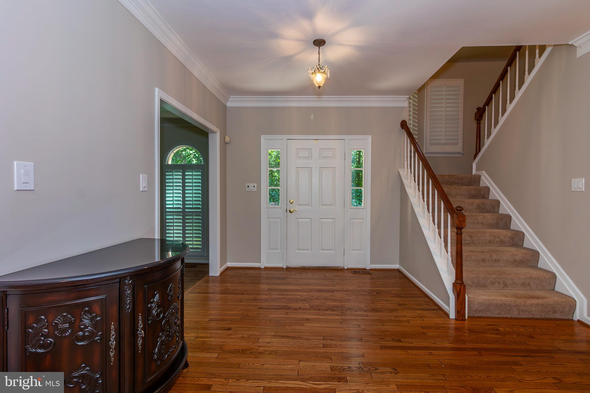 7300 SCARLET OAK COURT