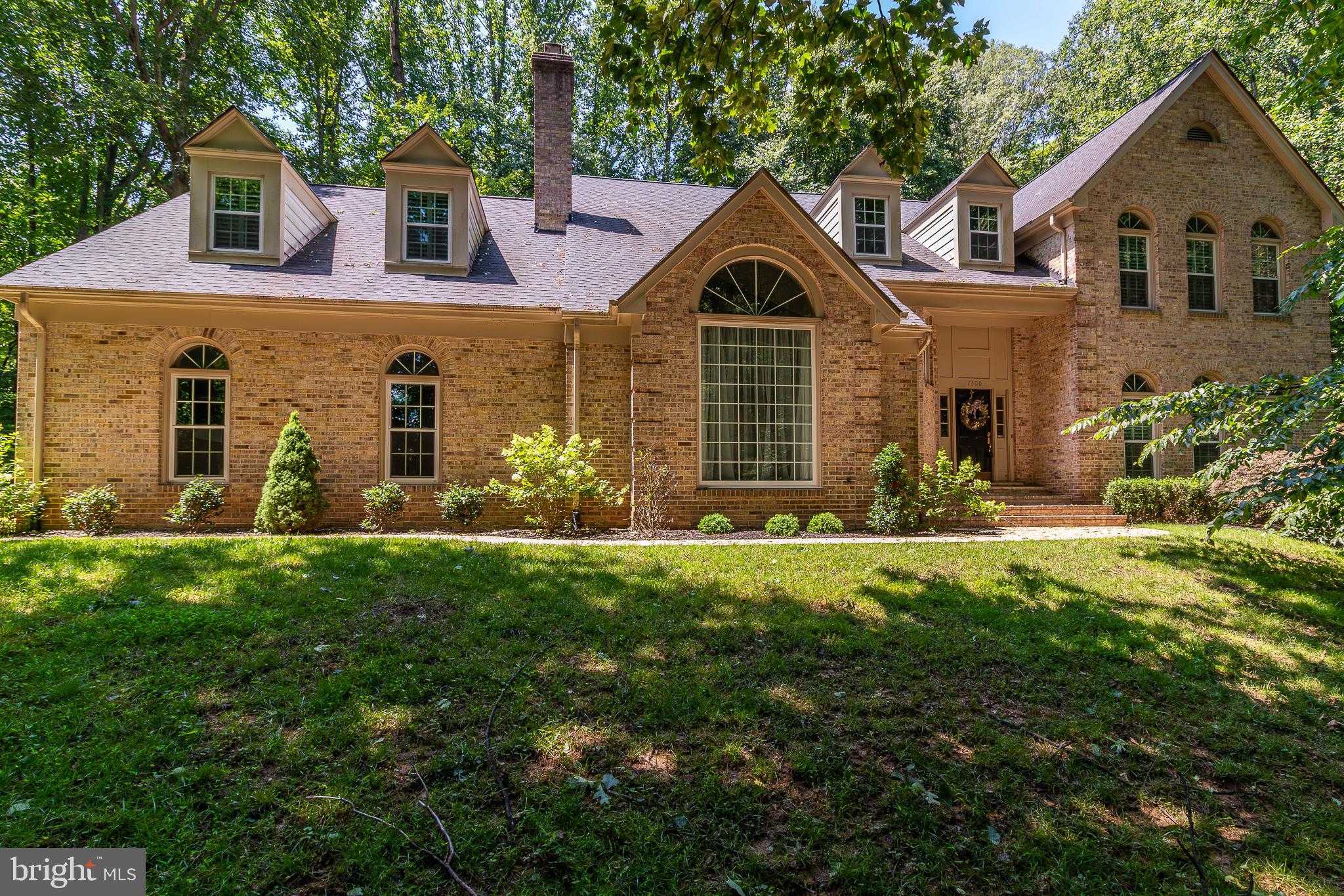 7300 SCARLET OAK COURT