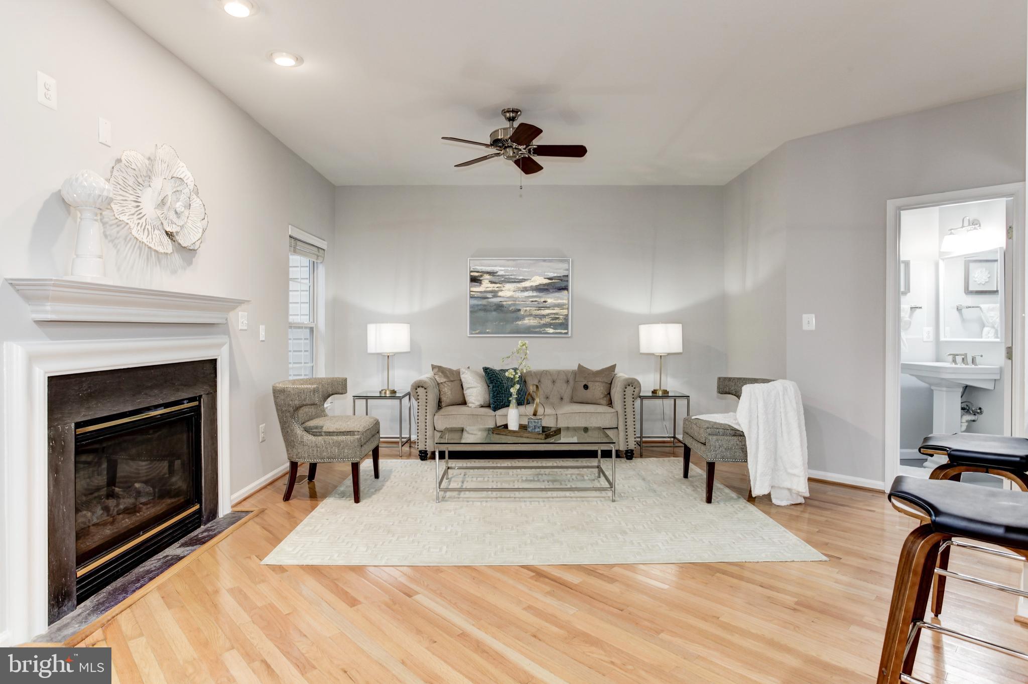 KINGSTOWNE - Residential Lease