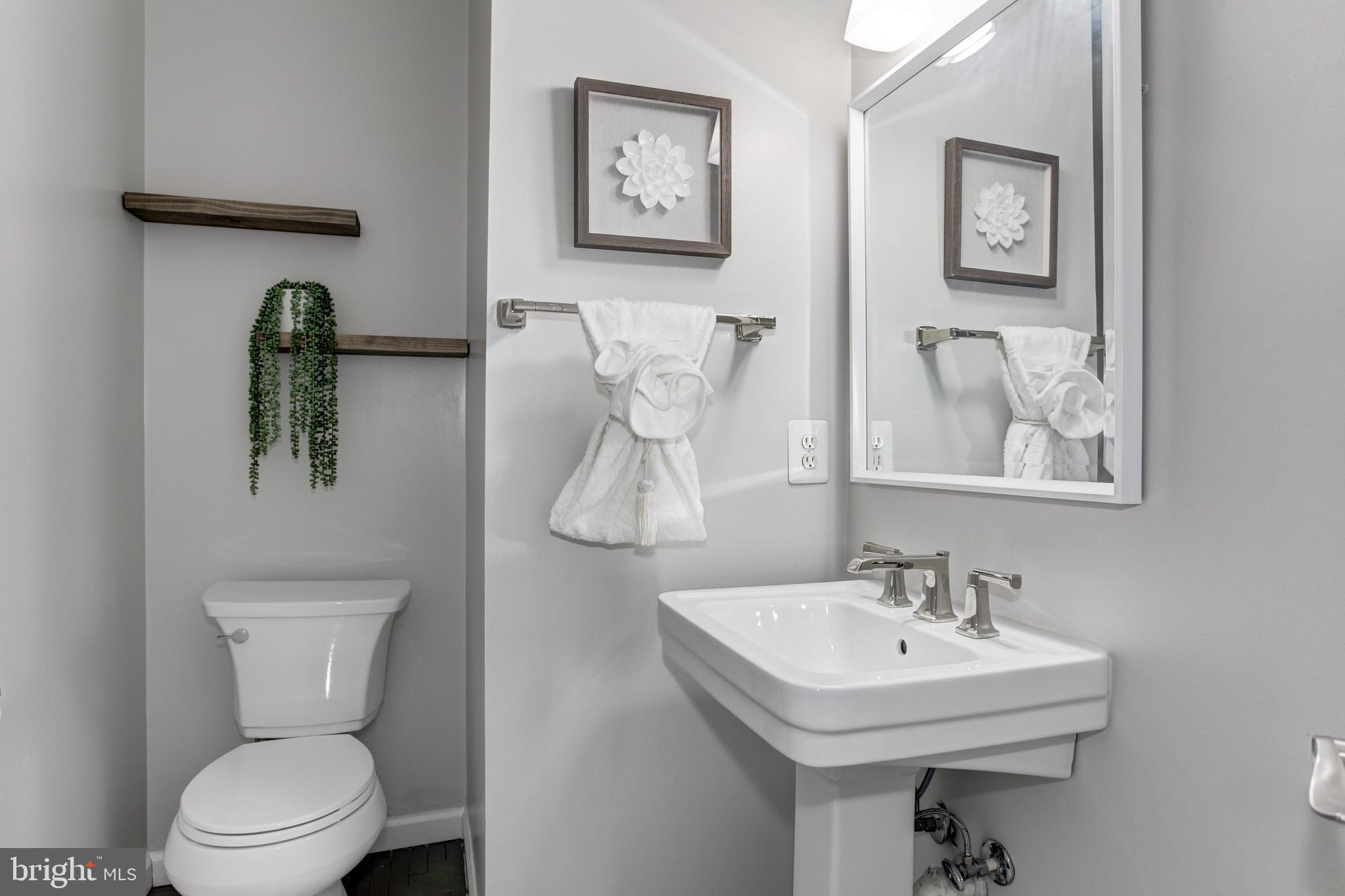 KINGSTOWNE - Residential Lease