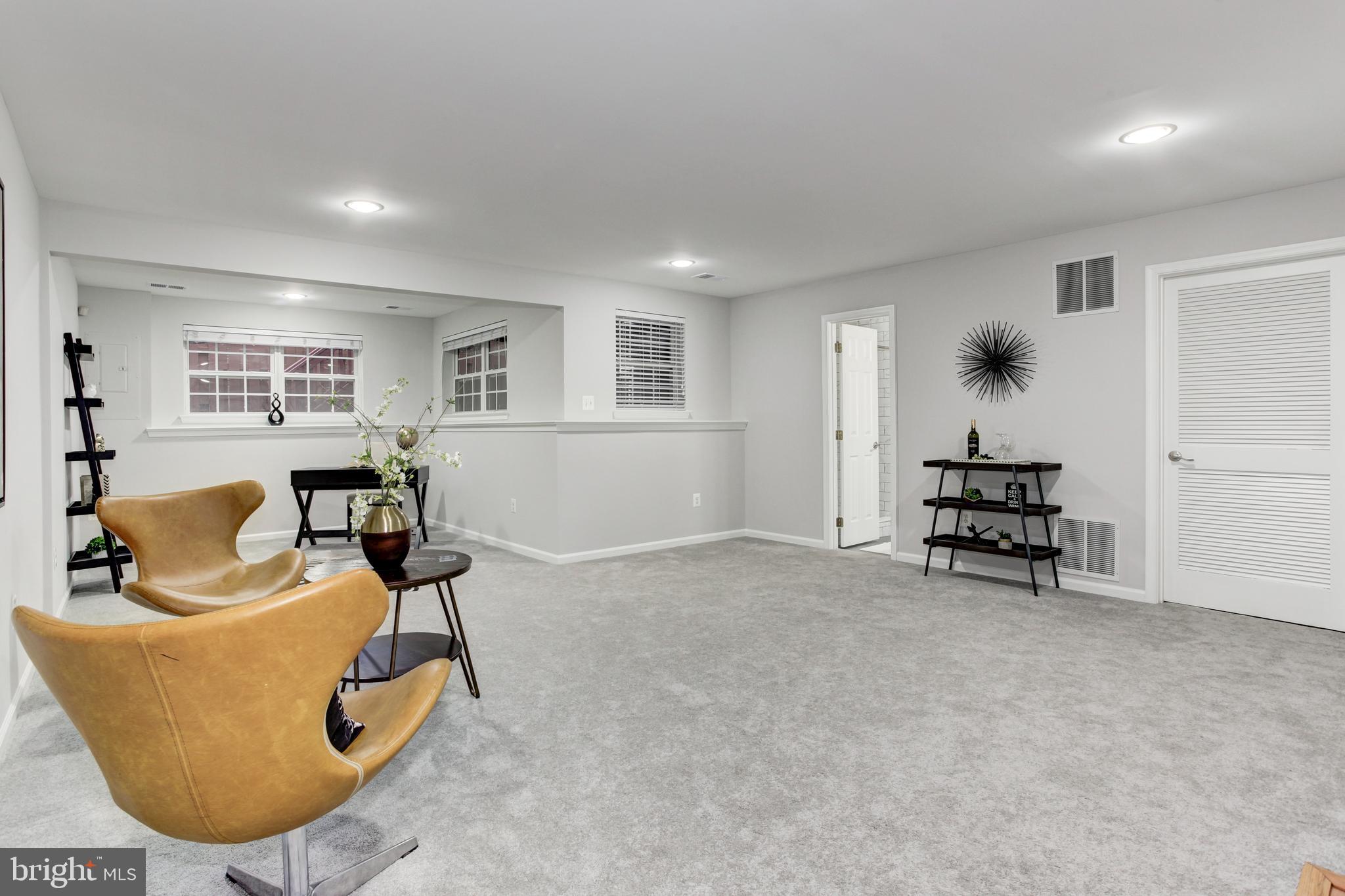 KINGSTOWNE - Residential Lease