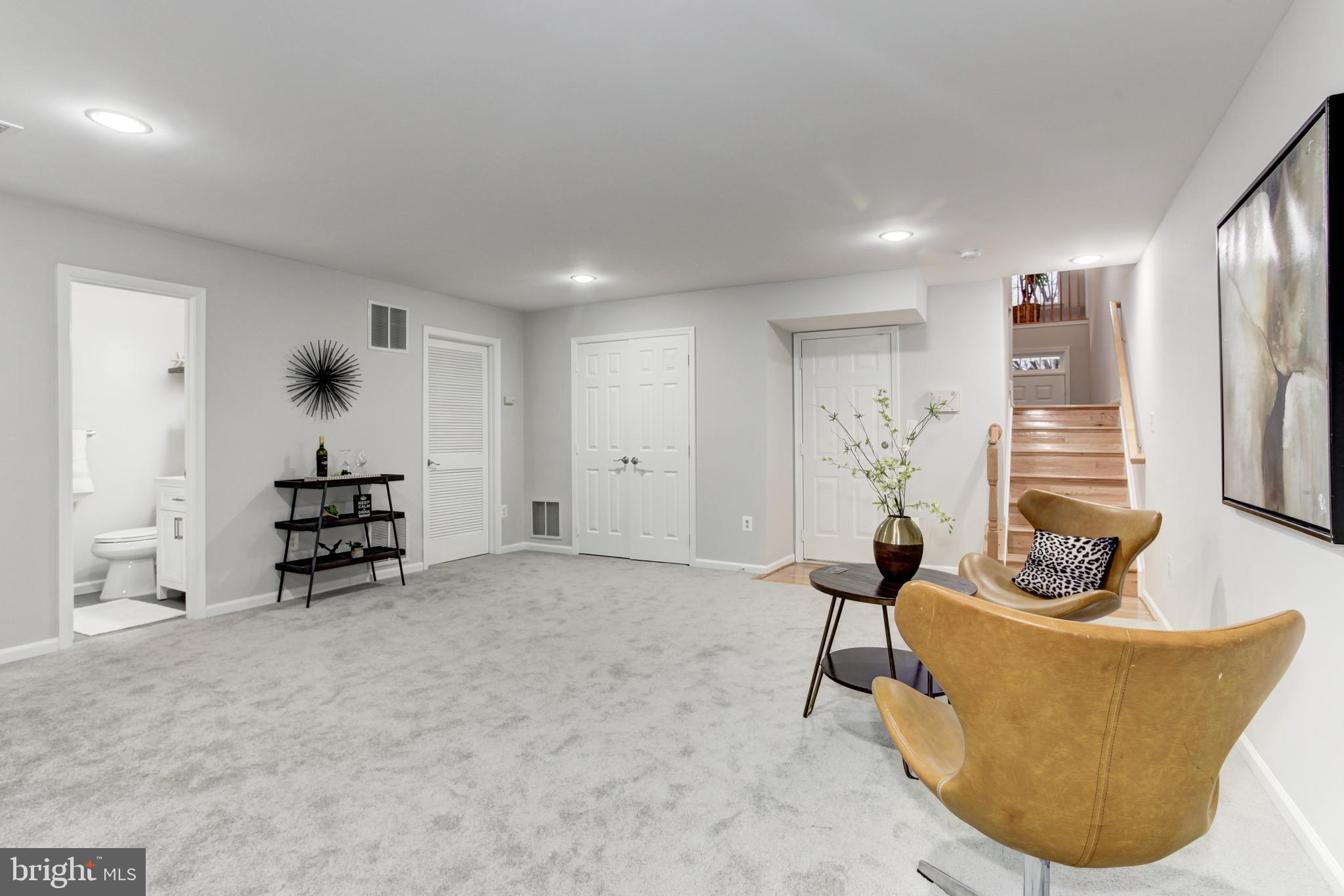 KINGSTOWNE - Residential Lease